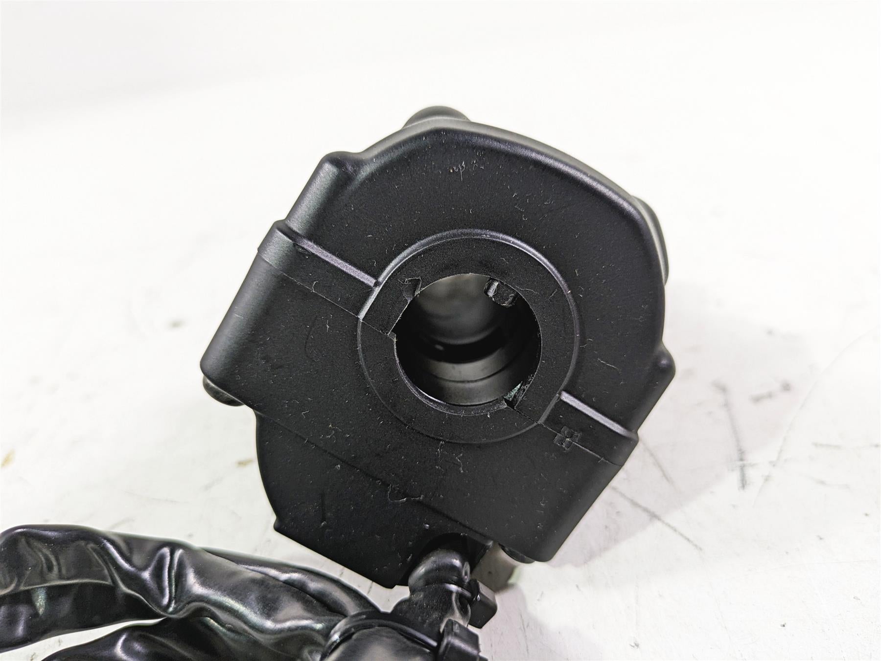 2020 Triumph Street Scrambler 900 Ride Fly By Wire Throttle Control T2044045 {{ shop.shopifyCountryName }} - Mototech271