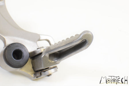 2005 Kawasaki ZZR1200 ZX1200 Ninja Rear Passenger Right Footpeg 35063-1219-458 {{ shop.shopifyCountryName }} - Mototech271