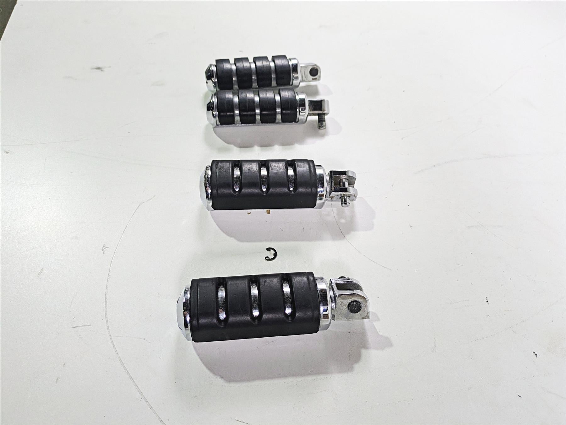 2008 Suzuki M109R VZR1800 Kuryakyn Small Iso Foot Peg Footpeg Footrest Set {{ shop.shopifyCountryName }} - Mototech271