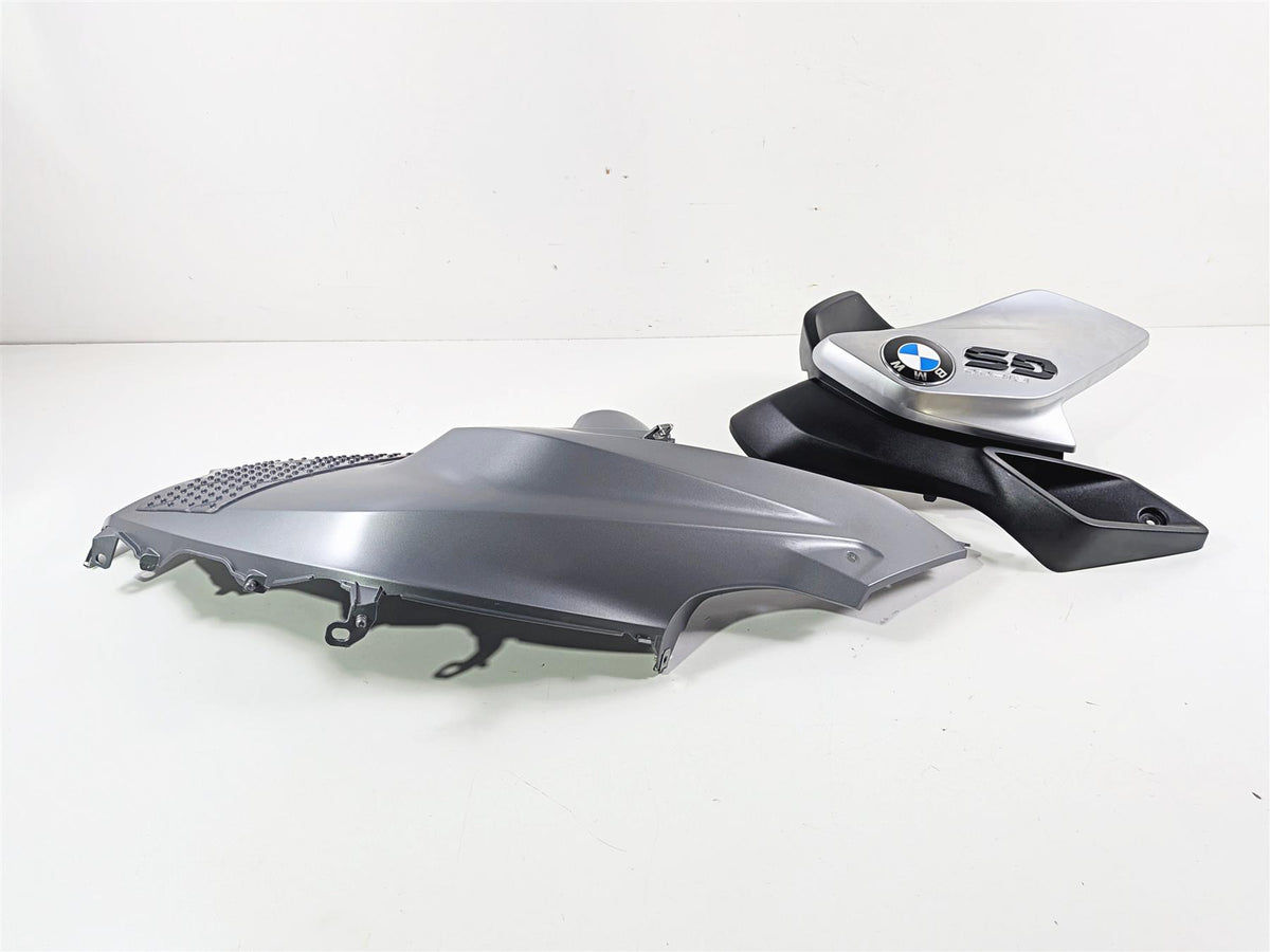 2016 BMW R1200 GS K50 Left Tank Side Main Fairing Emblem Set 46638533679 {{ shop.shopifyCountryName }} - Mototech271