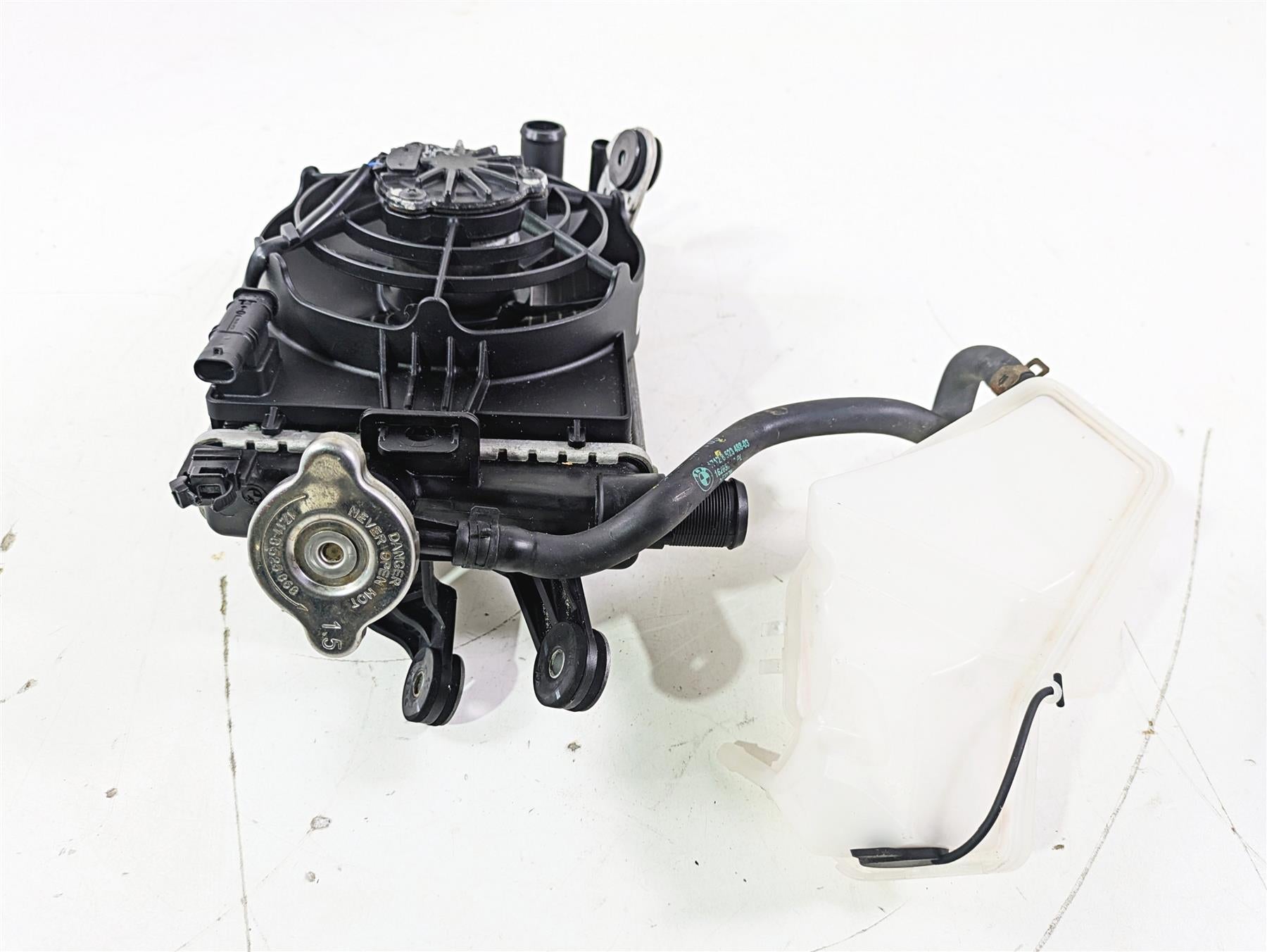 2015 BMW R1200GS Adv K51 Right Radiator Fan Reservoir & Cover 17118546416 {{ shop.shopifyCountryName }} - Mototech271