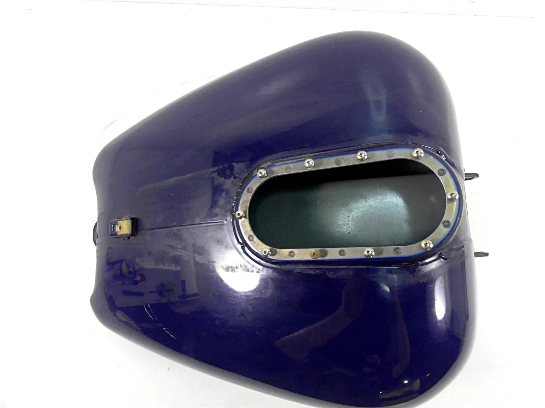 2004 Harley Touring FLHTCUI Electra Glide Fuel Gas Petrol Tank 61356-03 {{ shop.shopifyCountryName }} - Mototech271