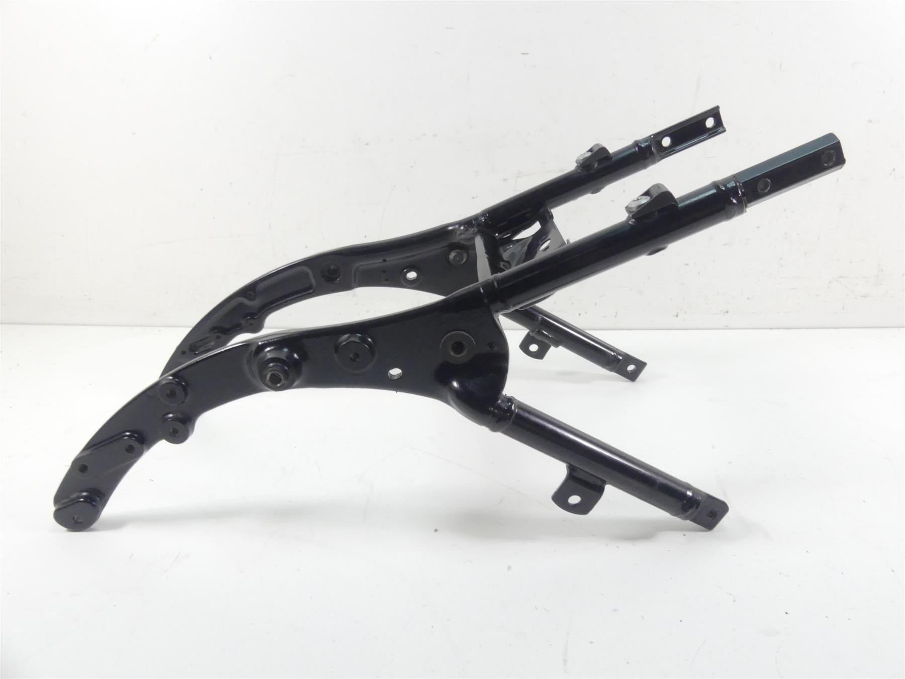 2013 Harley Touring FLTRX Road Glide Straight Rear Subframe Sub Frame 48079-09