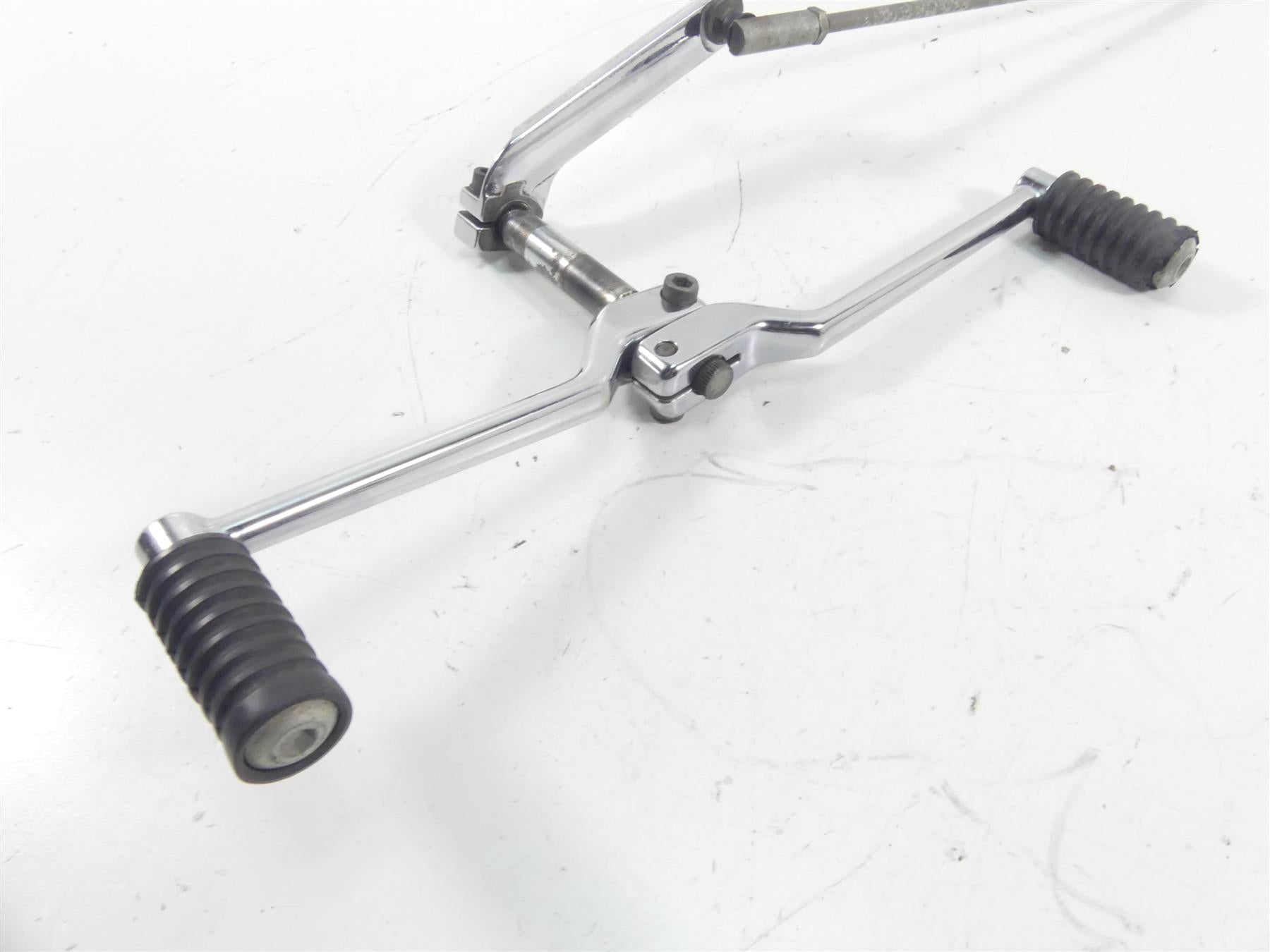 2013 Harley Touring FLHTK Electra Glide Shifter Shift Lever Pedal Pegs 33895-82E {{ shop.shopifyCountryName }} - Mototech271
