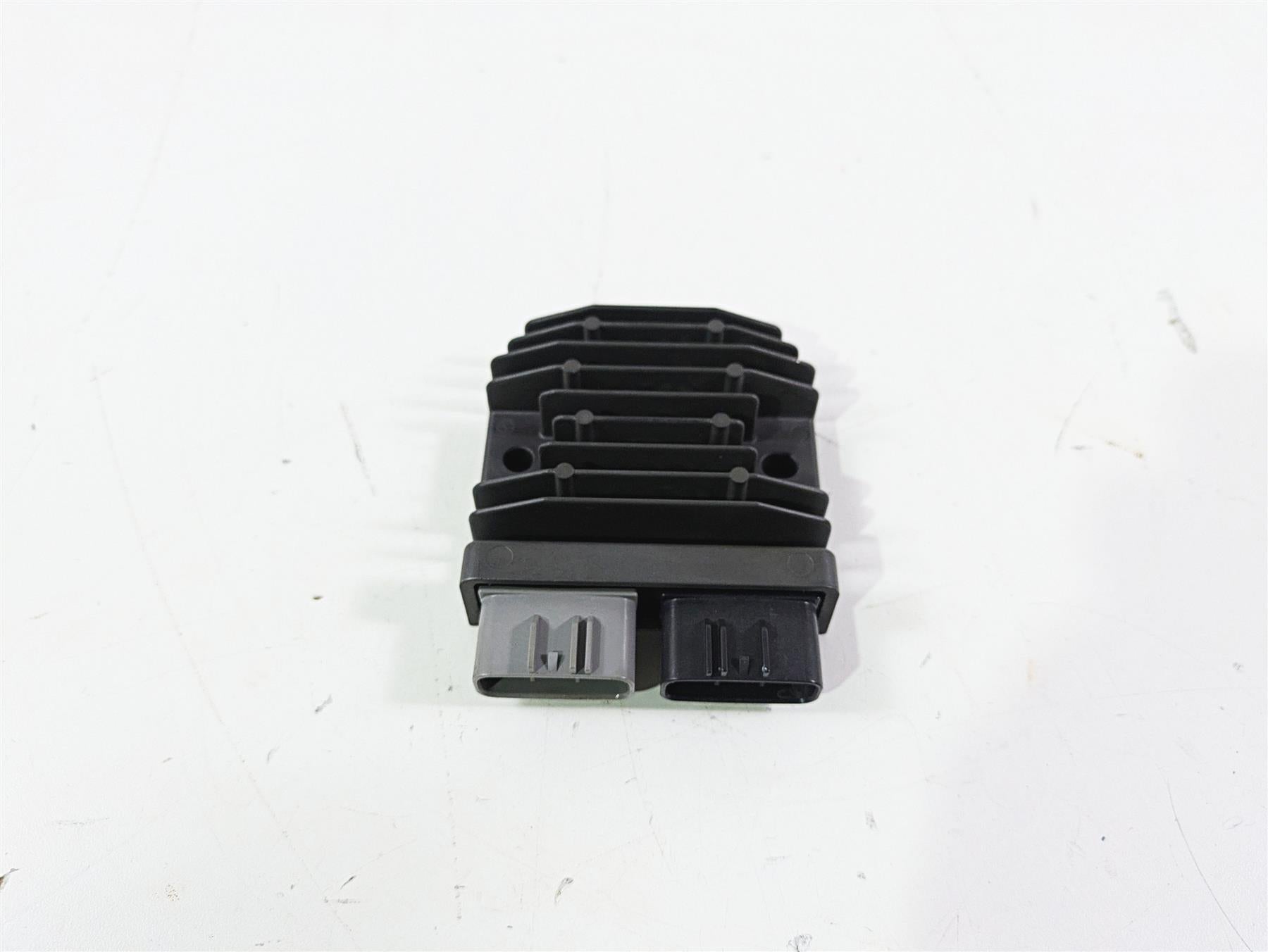 2017 Honda CBR600RR Voltage Regulator Rectifier FH020AA {{ shop.shopifyCountryName }} - Mototech271
