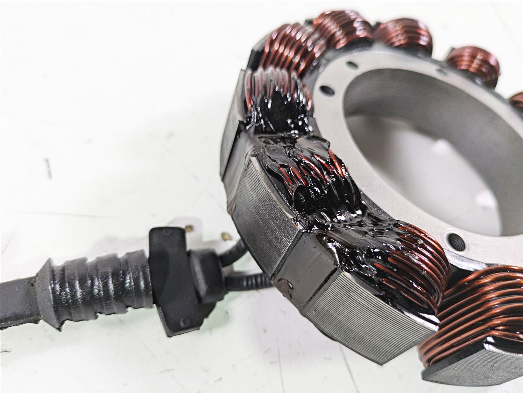 2003 Harley Touring FLHTCUI E-Glide 100th Stator Alternator Generator 29987-02A {{ shop.shopifyCountryName }} - Mototech271