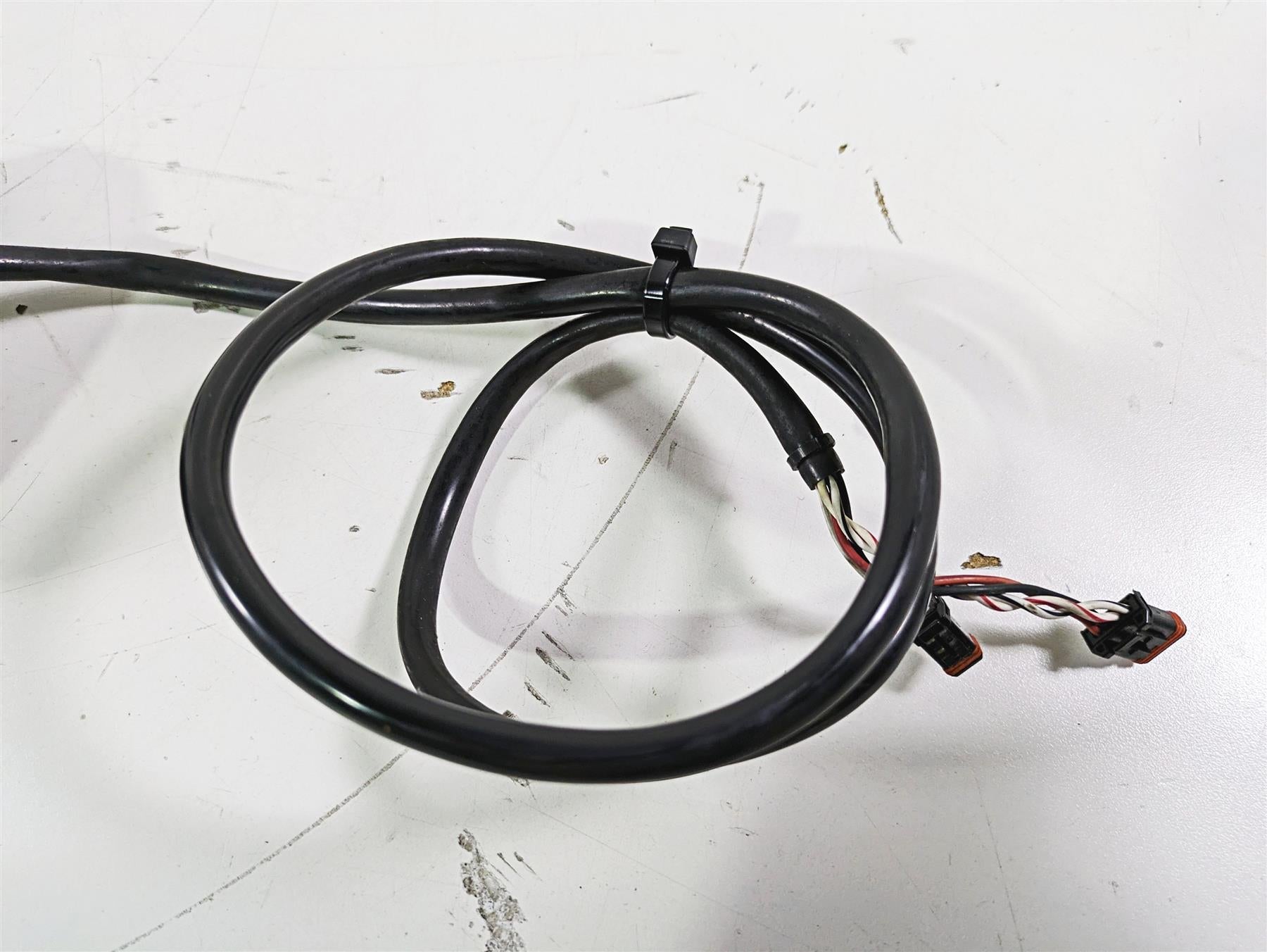 2012 Harley FLD Dyna Switchback Right Control Switch & Blinker 72948-12 {{ shop.shopifyCountryName }} - Mototech271