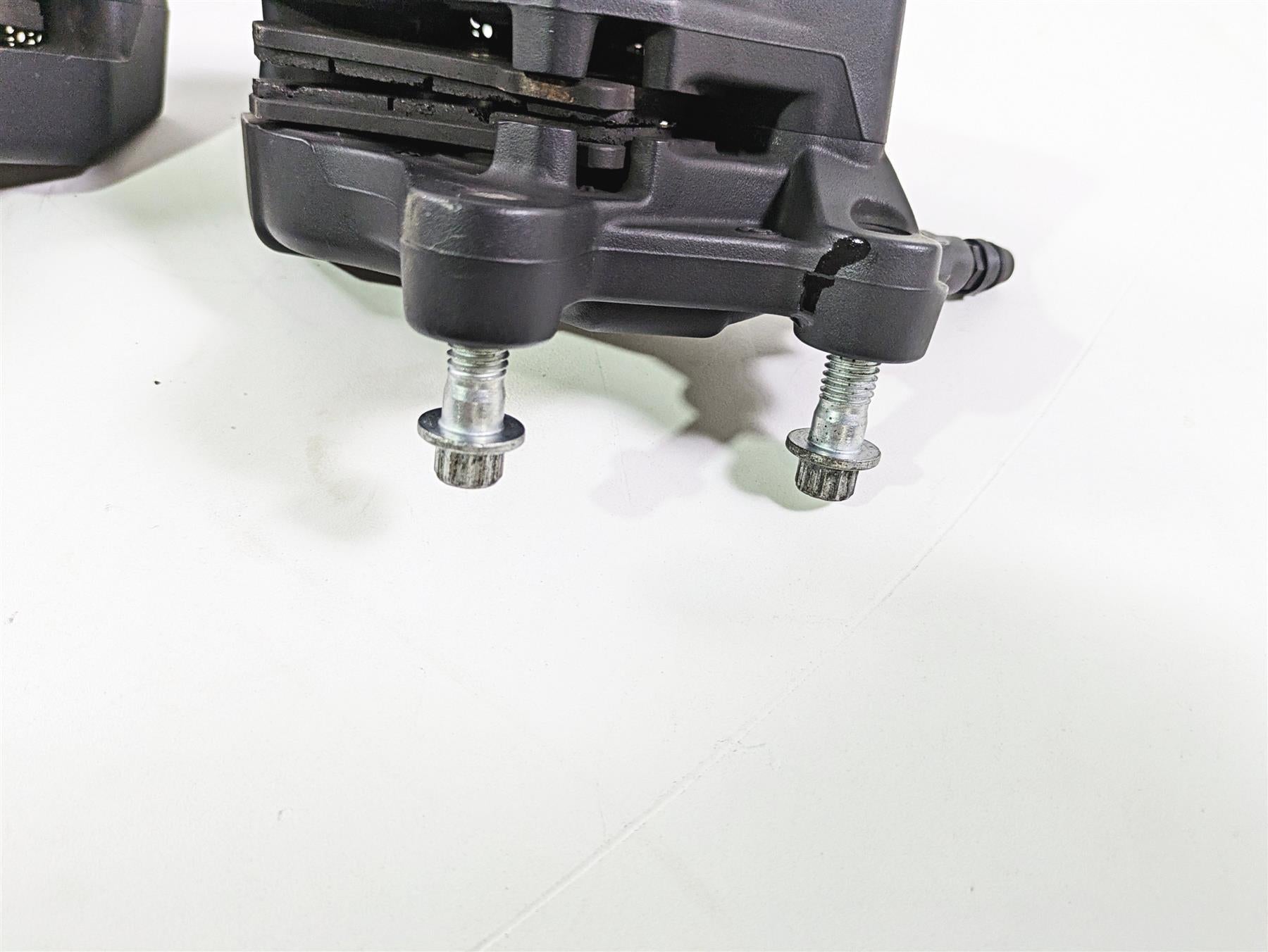 2016 Harley VRSCDX Night Rod Front Brake Caliper Set 44731-08 44732-08 {{ shop.shopifyCountryName }} - Mototech271