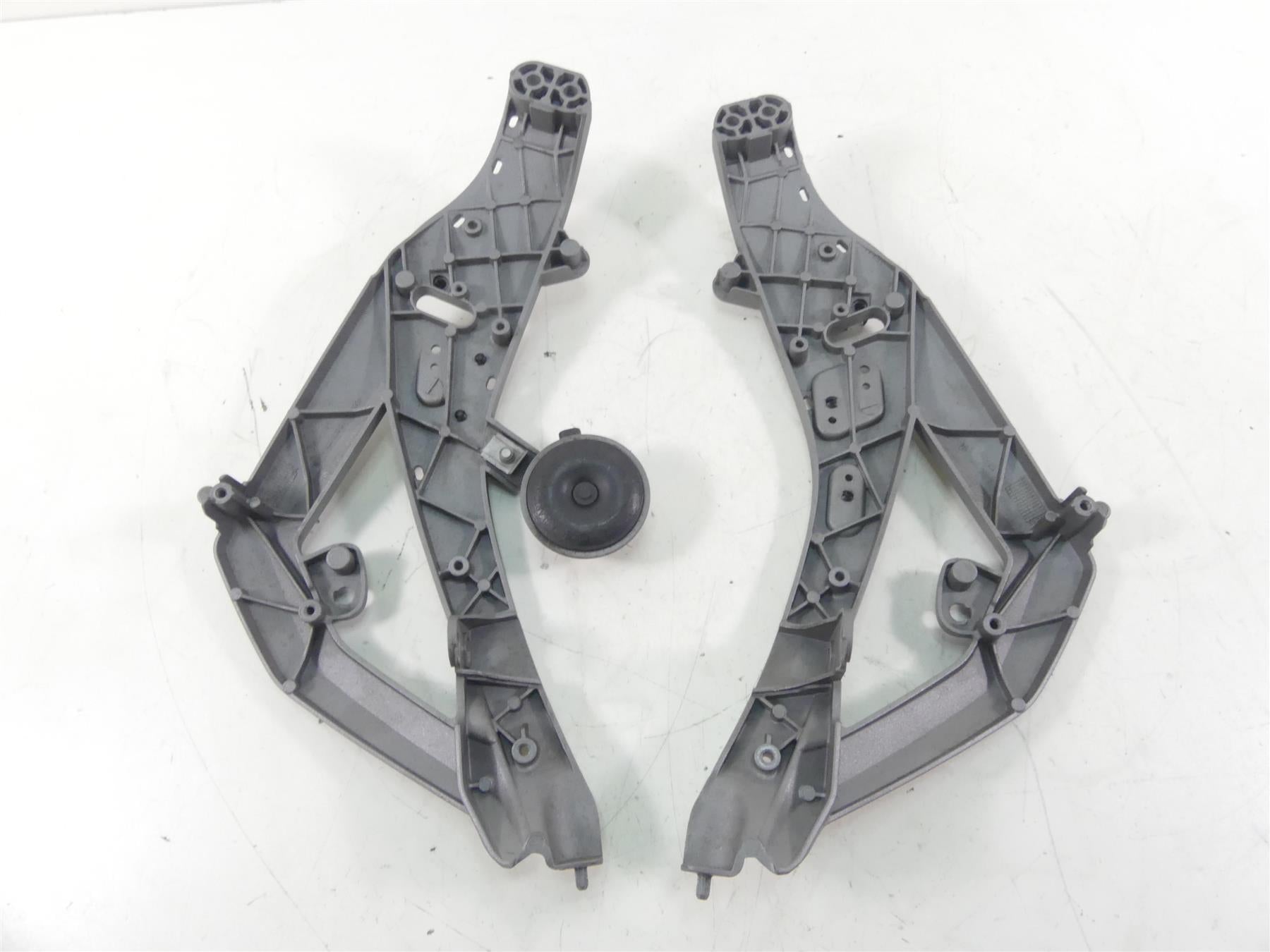 2017 BMW R1200GS GSW K50 Front Side Sub Frame Mount Bracket Carriers 46639480892 {{ shop.shopifyCountryName }} - Mototech271