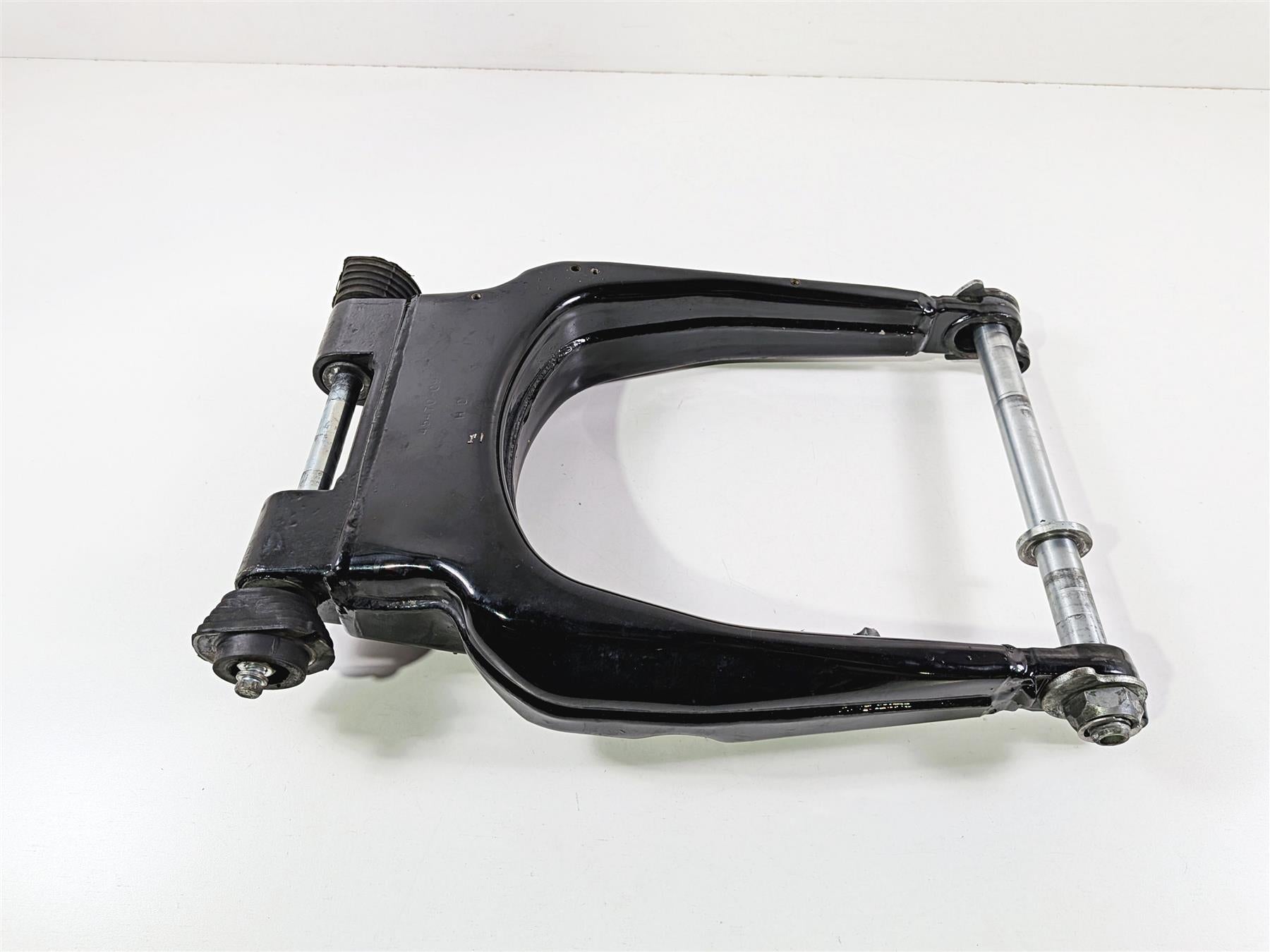 2017 Harley Touring FLHXS Street Glide Swingarm Swing Arm & Axle 47549-09A 45470-99 {{ shop.shopifyCountryName }} - Mototech271