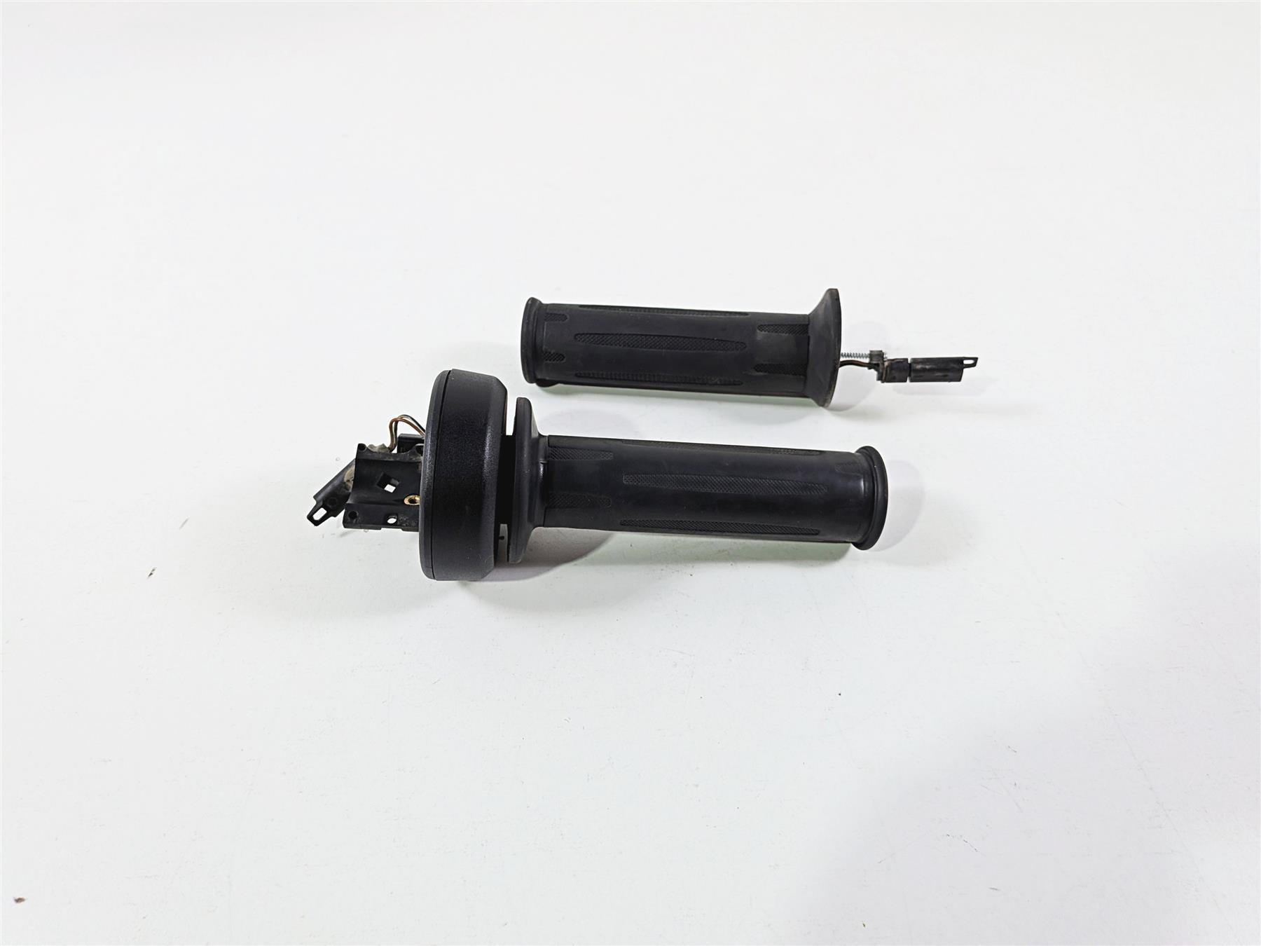 2023 BMW F850GS K81 Left Right Hand Heated Cruise Grip Set 61318552120 {{ shop.shopifyCountryName }} - Mototech271