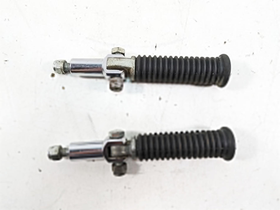 2006 Harley FLSTI Softail Heritage Rear Footpeg Foot Peg Set 33048-72 {{ shop.shopifyCountryName }} - Mototech271
