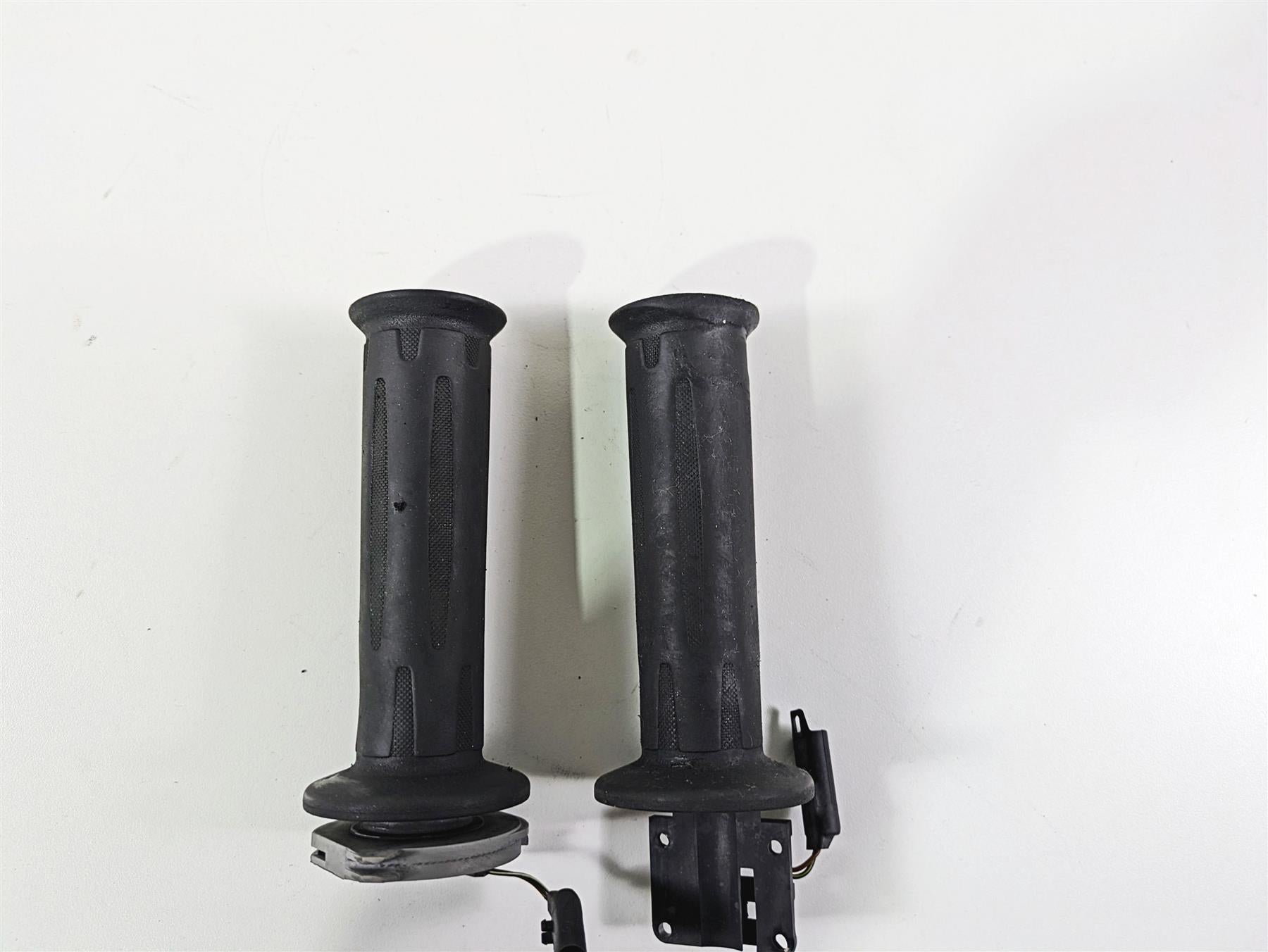 2006 BMW R1200GS K255 Adv Heated Handlebar Grips Set 61317727067 61317695470 {{ shop.shopifyCountryName }} - Mototech271
