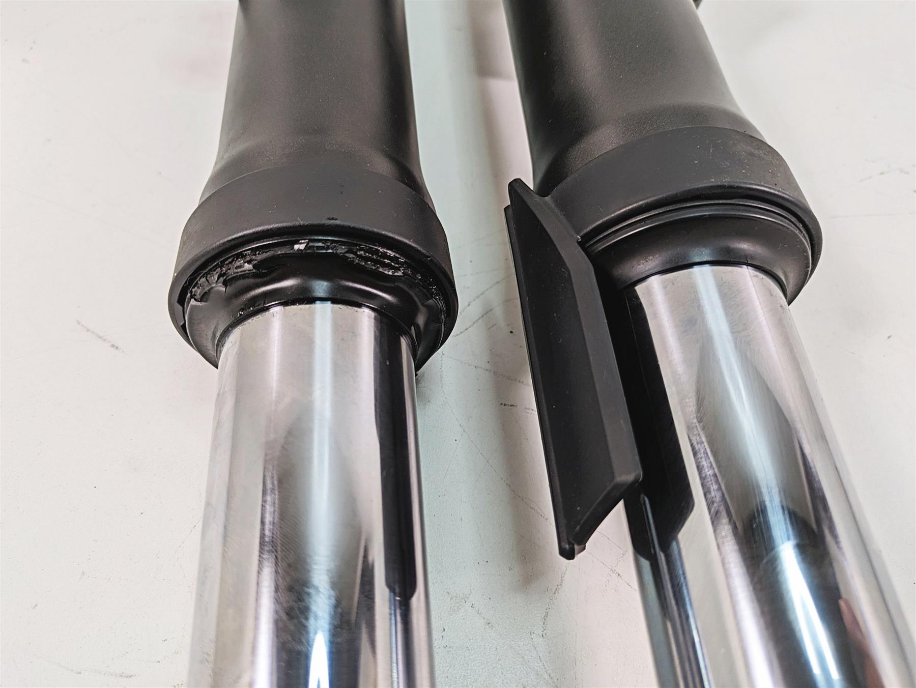 2009 Yamaha XV1900 Raider Front Fork Legs 46mm 5C7-23102-10-00 5C7-23103-10-00 {{ shop.shopifyCountryName }} - Mototech271