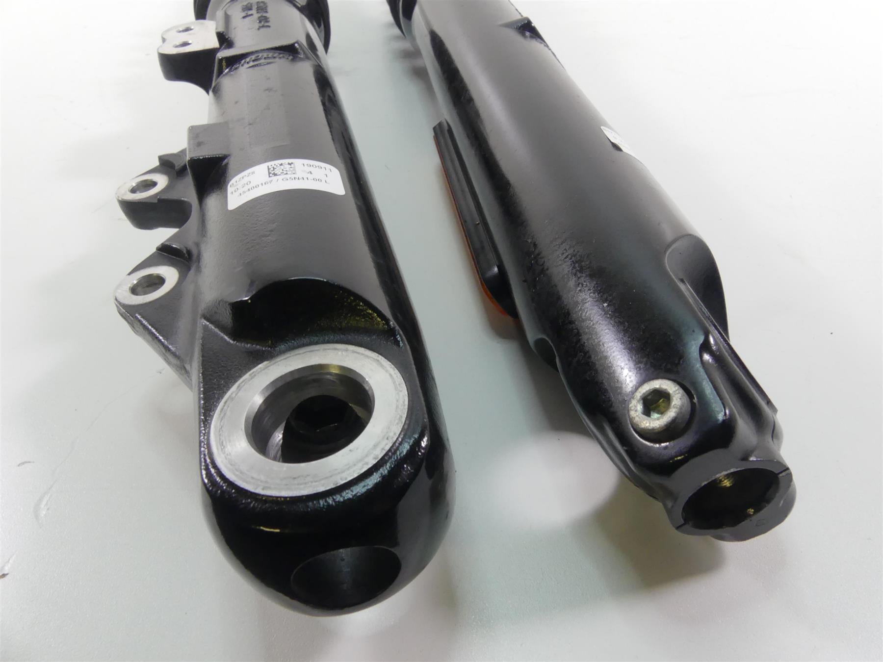 2020 Harley Softail FXBB Street Bob Front Fork Legs Set - 49mm 45400166 45400167 {{ shop.shopifyCountryName }} - Mototech271