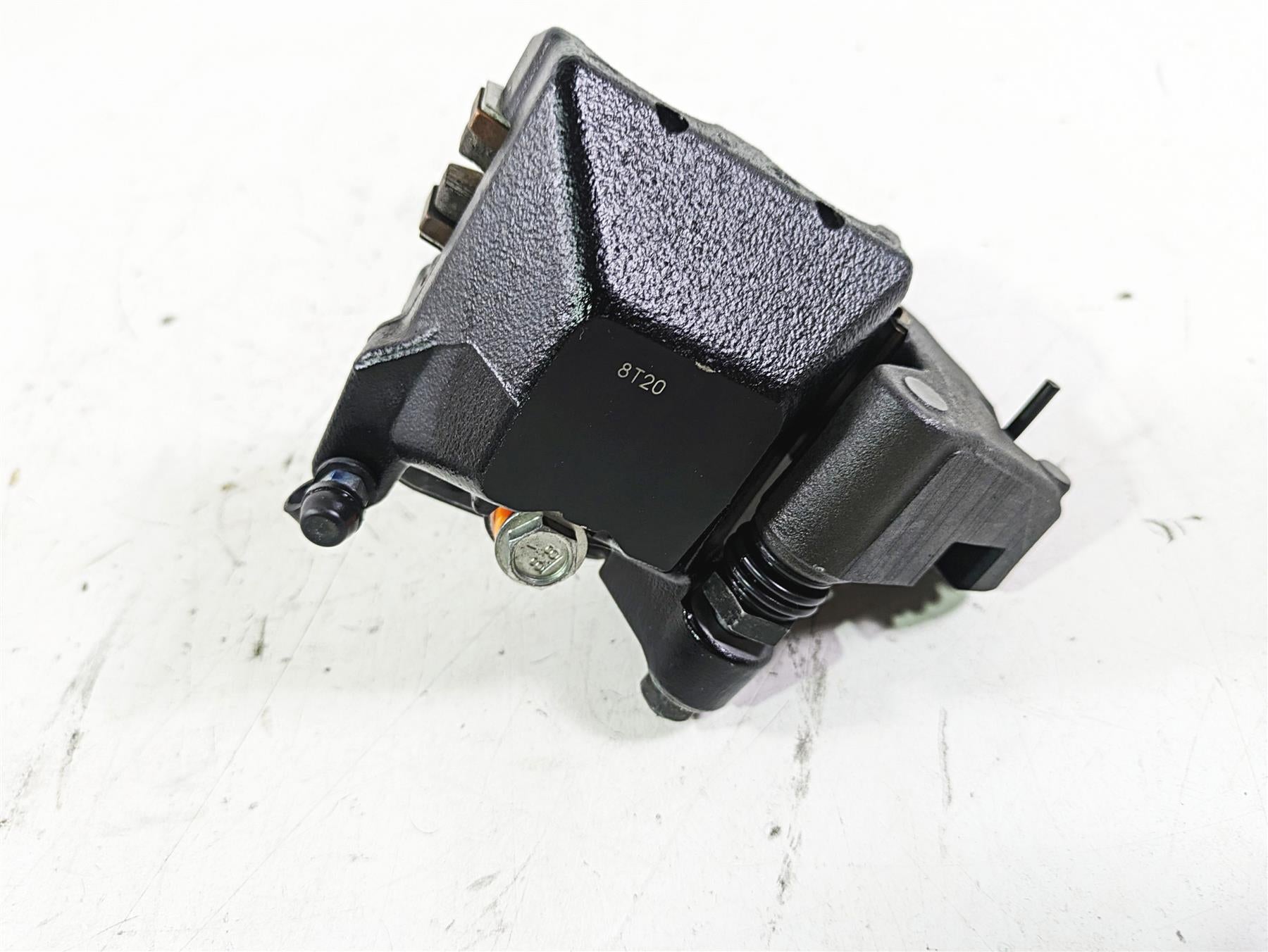 2019 Harley FLHCS Softail Heritage Rear Brake Caliper & Bracket 41300192 {{ shop.shopifyCountryName }} - Mototech271