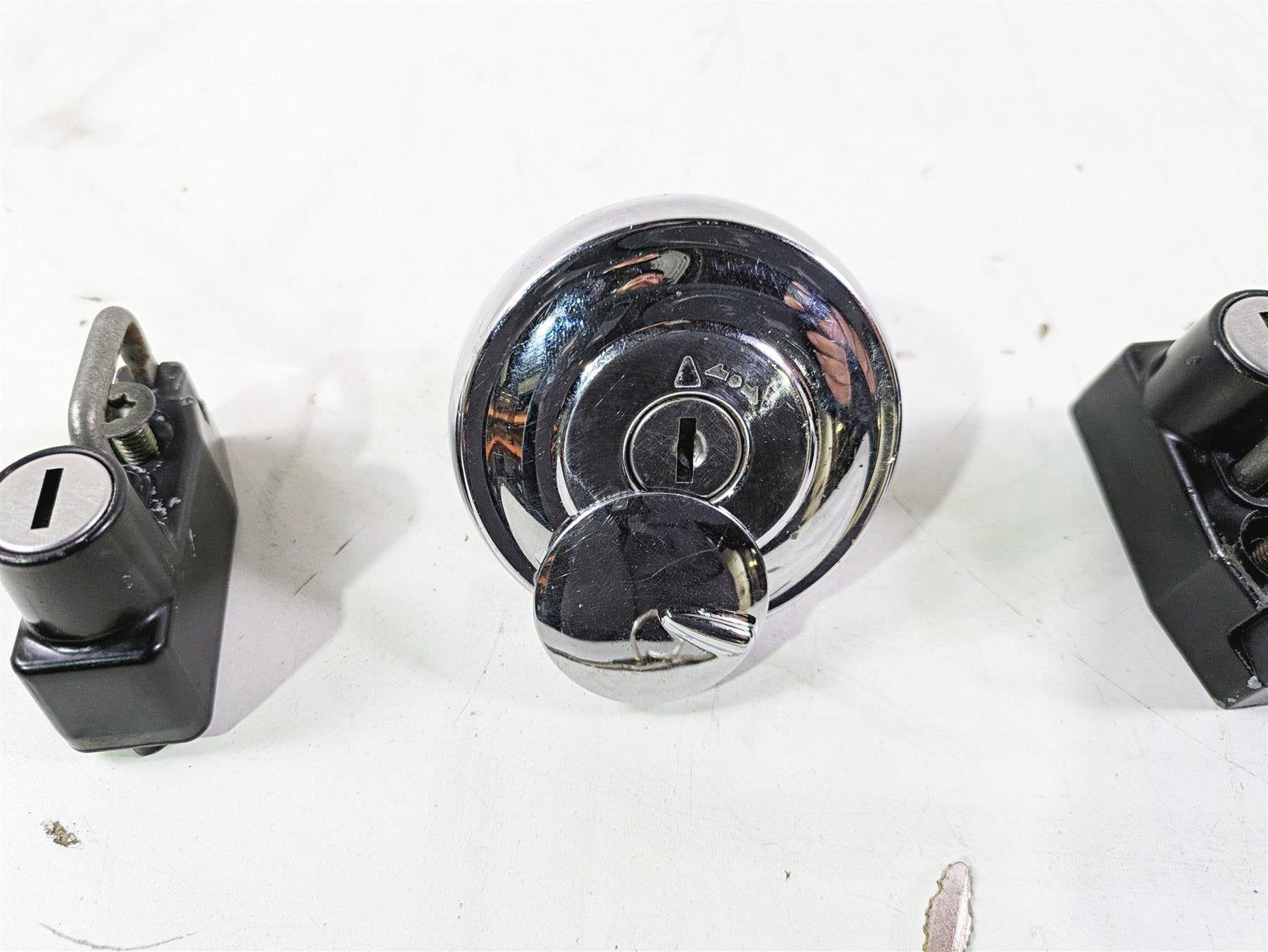 2004 Yamaha XVZ1300 Royal Star Gas Cap Helmet Locl & Key Set {{ shop.shopifyCountryName }} - Mototech271