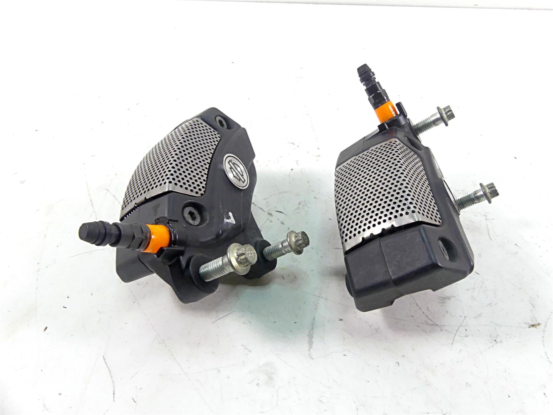 2008 Harley Touring FLHX Street Glide Front Brake Caliper Set 43027-08 44023-08 {{ shop.shopifyCountryName }} - Mototech271