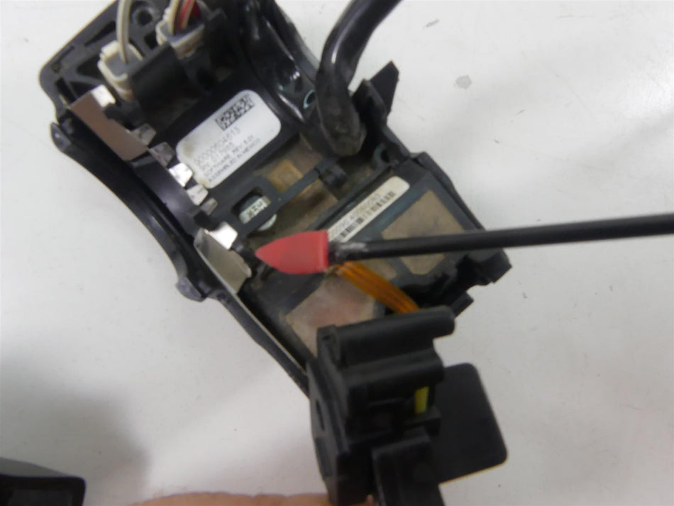 2014 Harley Touring FLHTK Electra Glide Right Hand Control Switch 71500129 {{ shop.shopifyCountryName }} - Mototech271