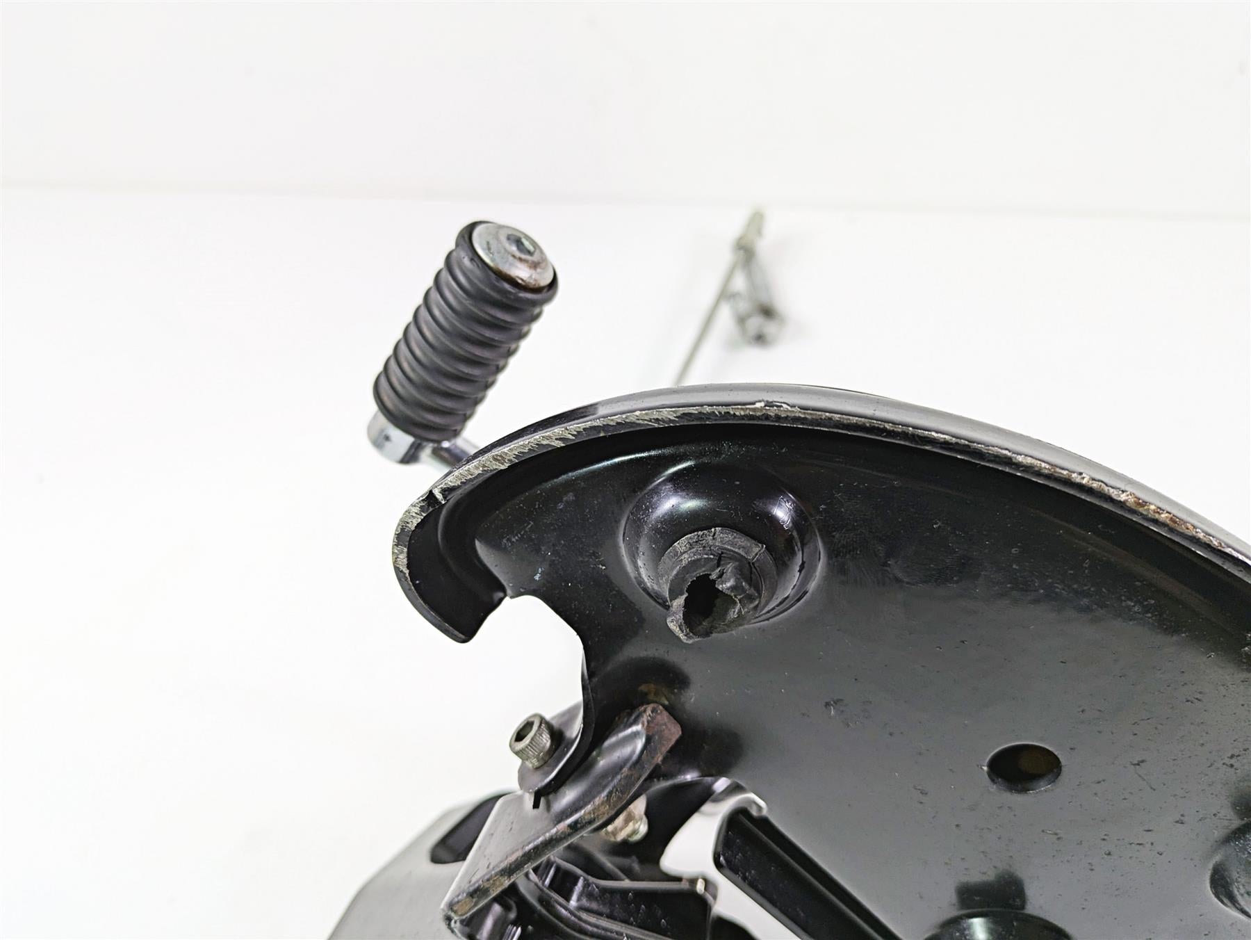 2009 Harley FLSTSB Cross Bones Left Floorboard & Shifter Set - BENT 33630-07A {{ shop.shopifyCountryName }} - Mototech271