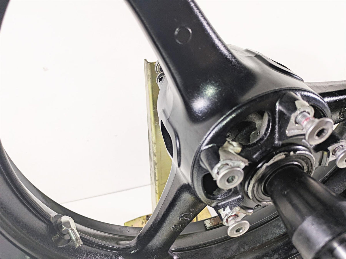 2016 Kawasaki ZX10R Ninja Straight 17x3.5 Front Wheel Rim 41073-0677-18F {{ shop.shopifyCountryName }} - Mototech271