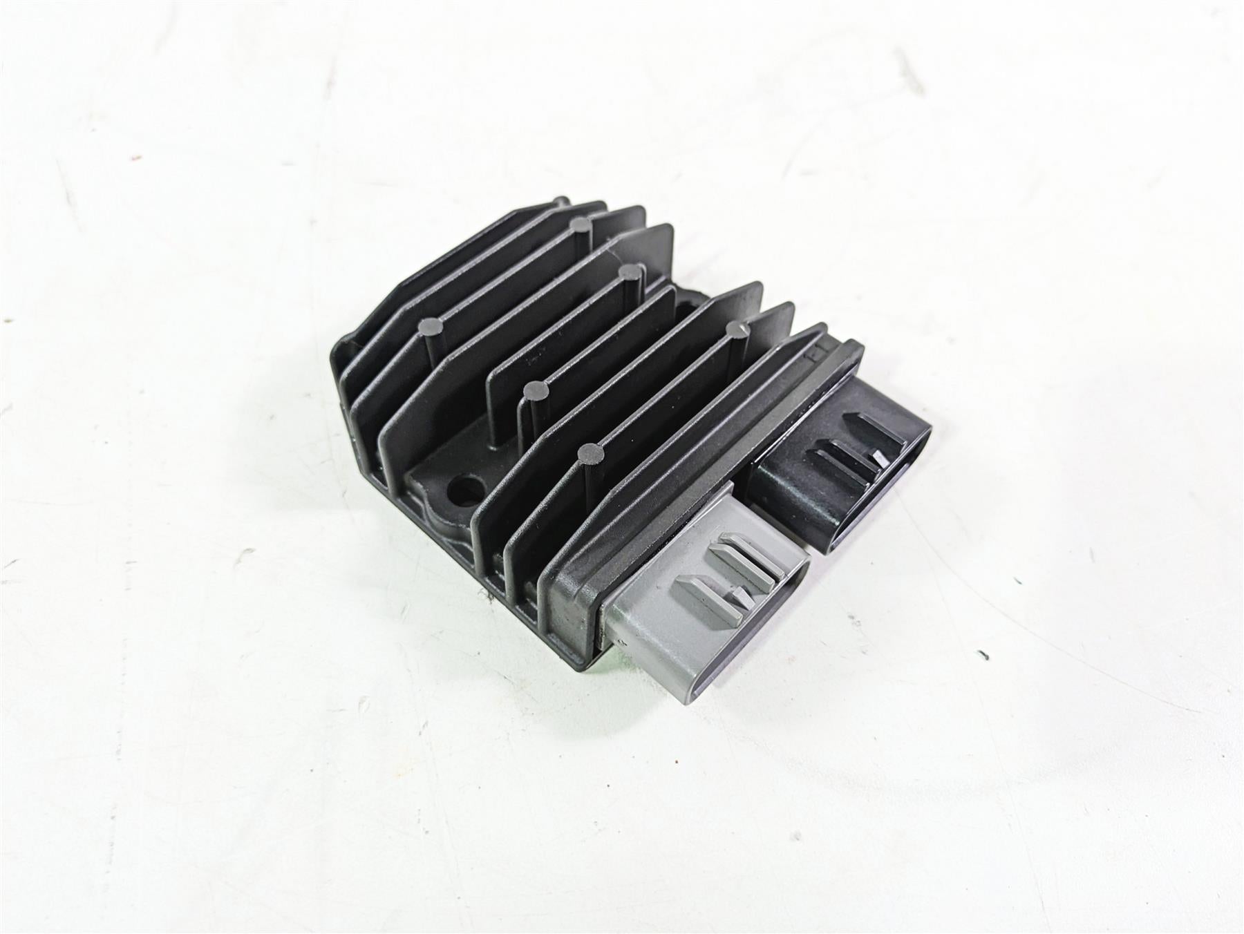 2018 Ducati Hypermotard 939 SP Rectifier Voltage Regulator 54040321A SH821AA {{ shop.shopifyCountryName }} - Mototech271