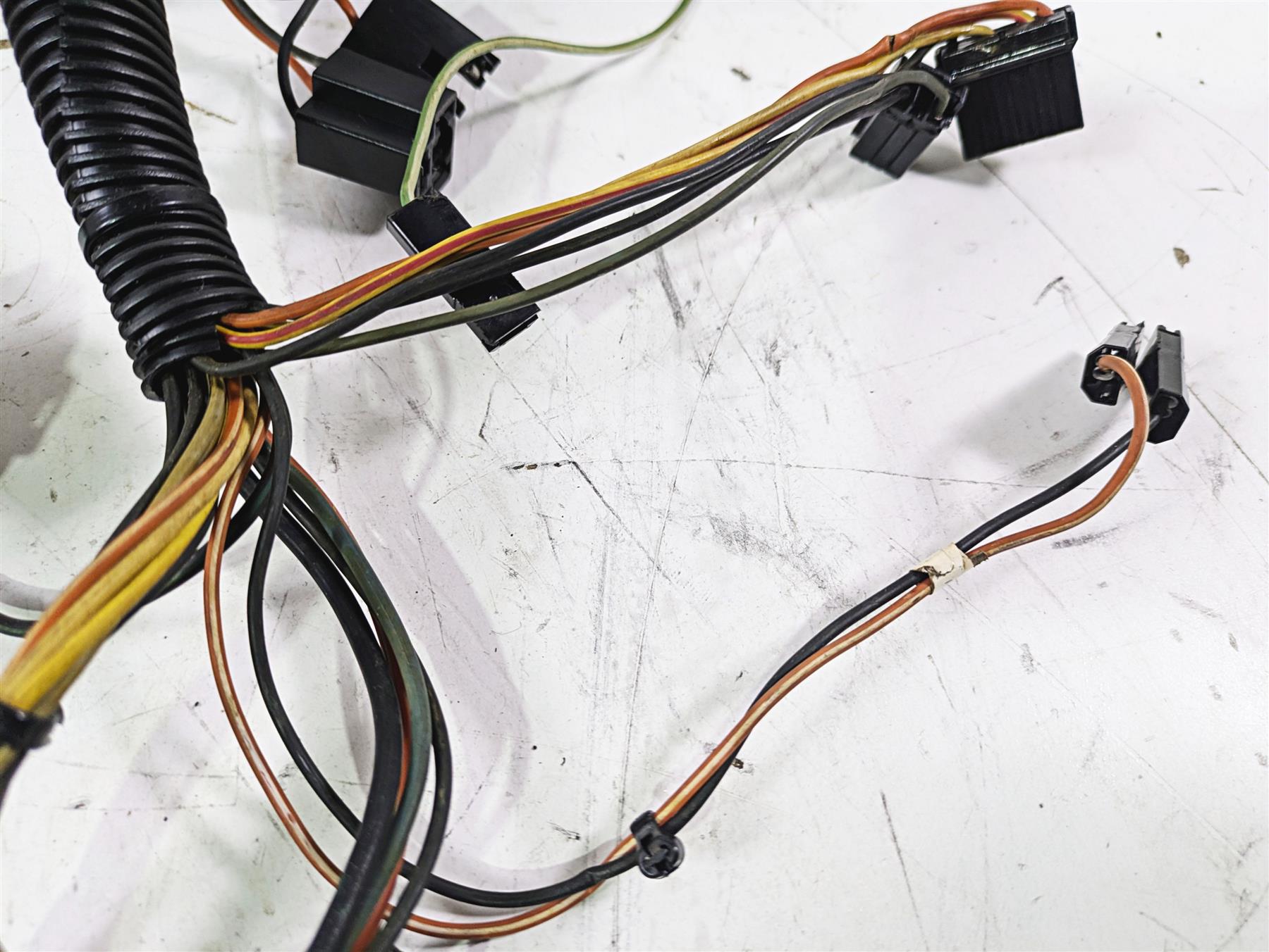 2003 Harley Touring FLHTCUI E-Glide 100th Front Interconnect Wiring 70232-03 {{ shop.shopifyCountryName }} - Mototech271