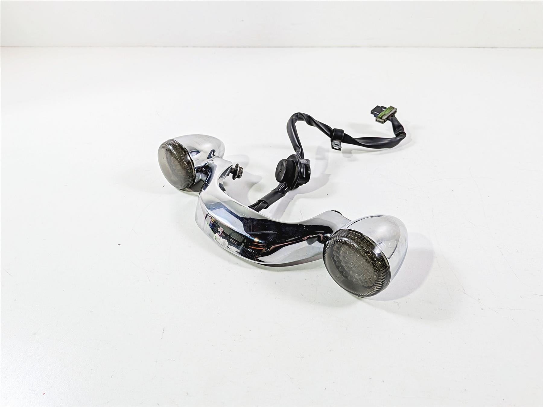 2016 Harley Touring FLHX Street Glide Rear Chrome Led Turn Signal Bar 68629-05 {{ shop.shopifyCountryName }} - Mototech271