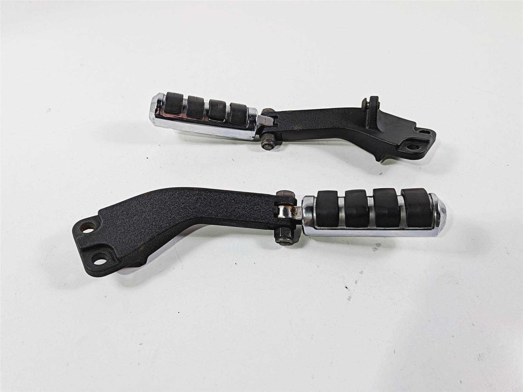 2007 Harley Dyna FXDB Street Bob Rear Passenger Footpeg Footrest Set {{ shop.shopifyCountryName }} - Mototech271