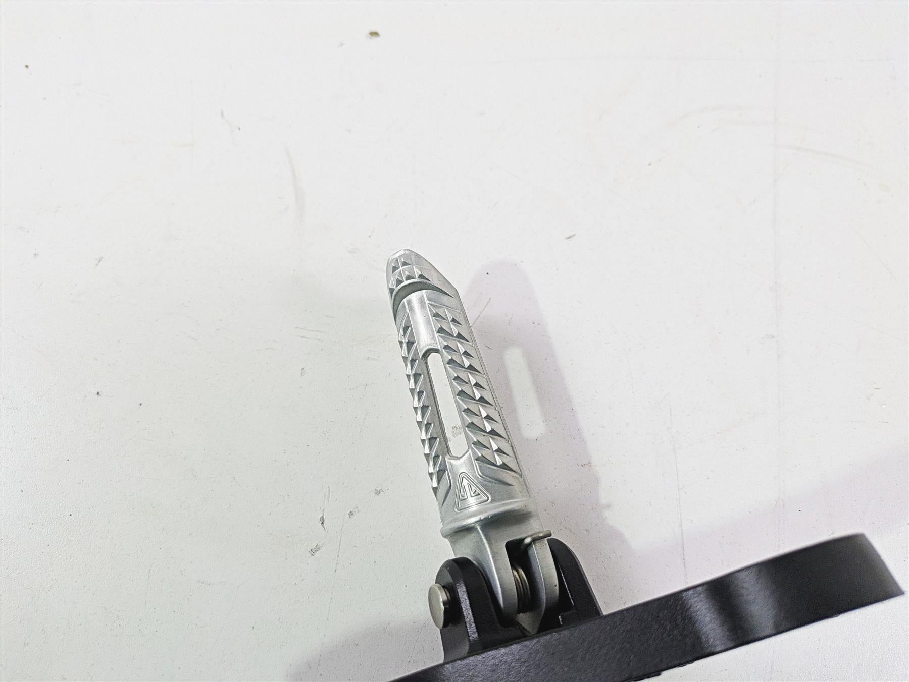 2024 Triumph Street Triple 765 R Right Rider Footpeg & Mount Set T2082980 {{ shop.shopifyCountryName }} - Mototech271