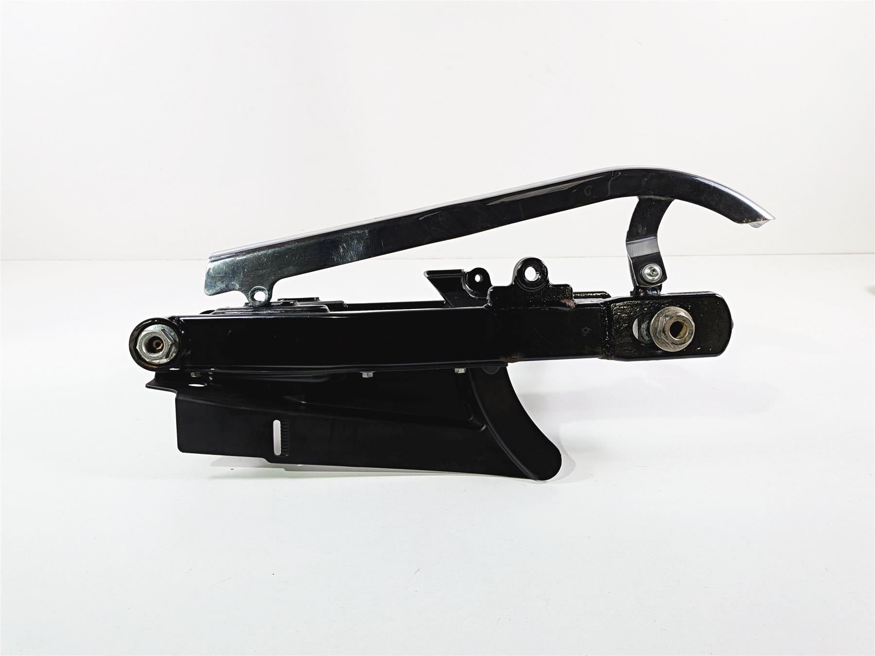 2011 Harley FXDF Dyna Fat Bob Rear Swingarm & Belt Guards 47820-10 {{ shop.shopifyCountryName }} - Mototech271