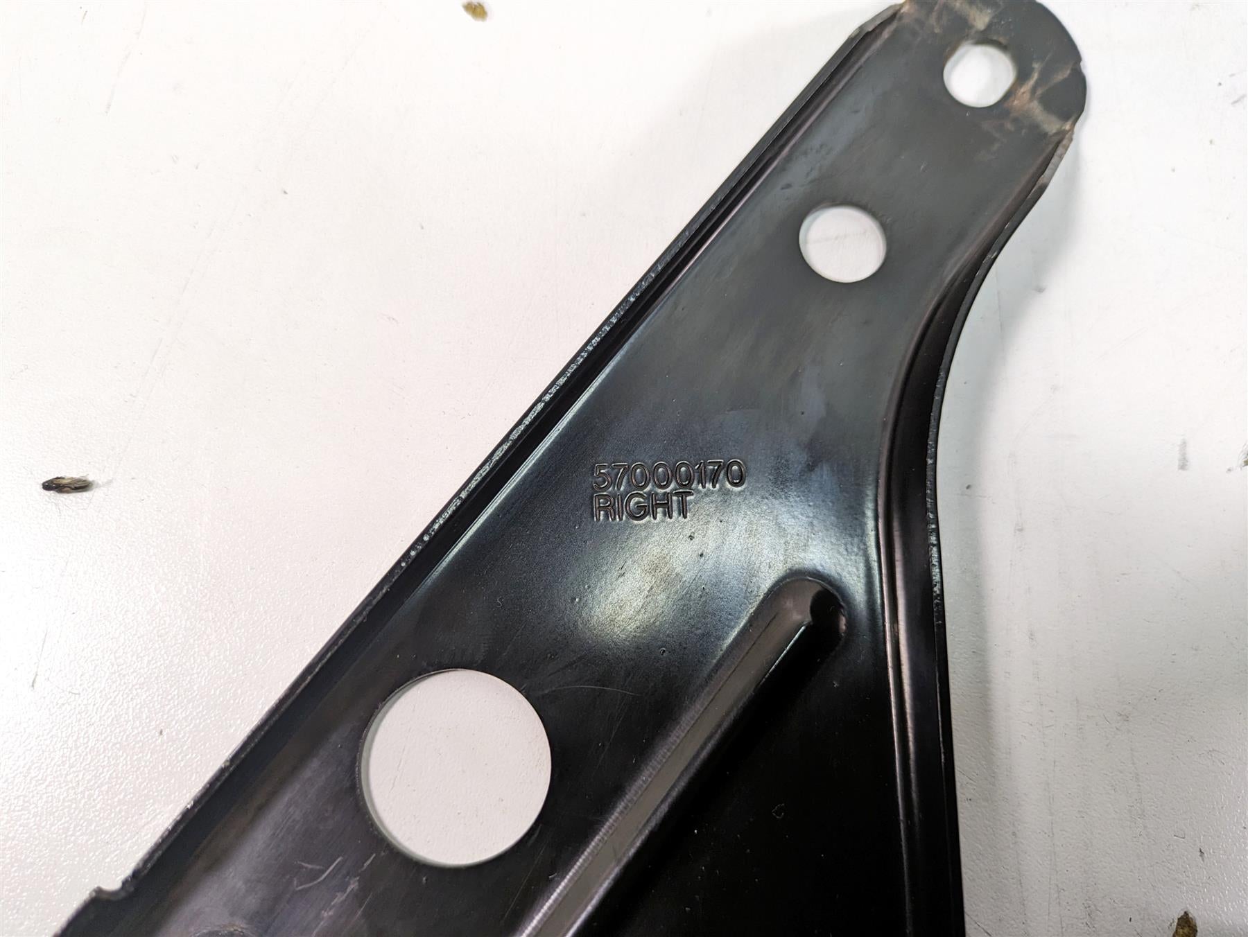 2014 Harley Touring FLHTK Electra Glide Front Fairing Mount Holder Set 57000186 {{ shop.shopifyCountryName }} - Mototech271