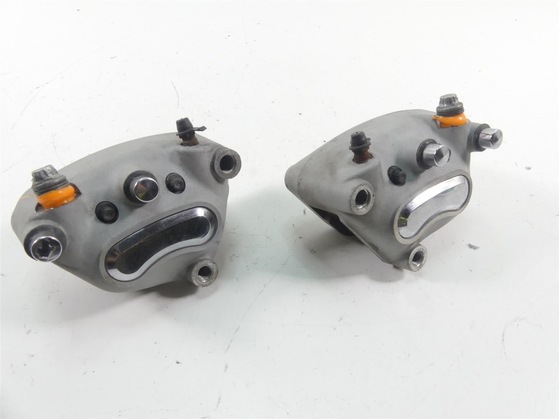 2005 Harley Touring CVO FLHTC SE Electra Glide Front Brake Caliper Set 44381-99 {{ shop.shopifyCountryName }} - Mototech271
