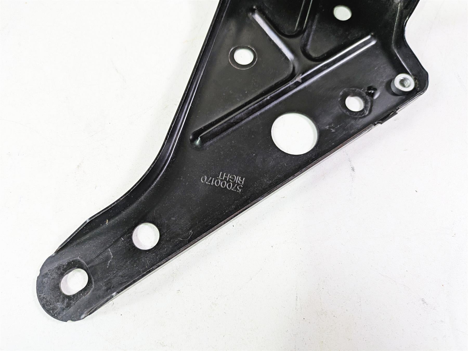 2015 Harley Touring FLHTKL Electra Glide Front Fairing Mount Holder 57000169A {{ shop.shopifyCountryName }} - Mototech271