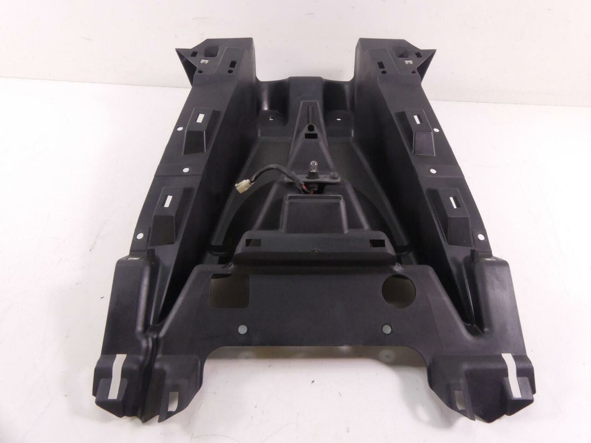 2010 Victory Vision Tour Rear Inner Fender Cover Fairing Panel 5437132 {{ shop.shopifyCountryName }} - Mototech271