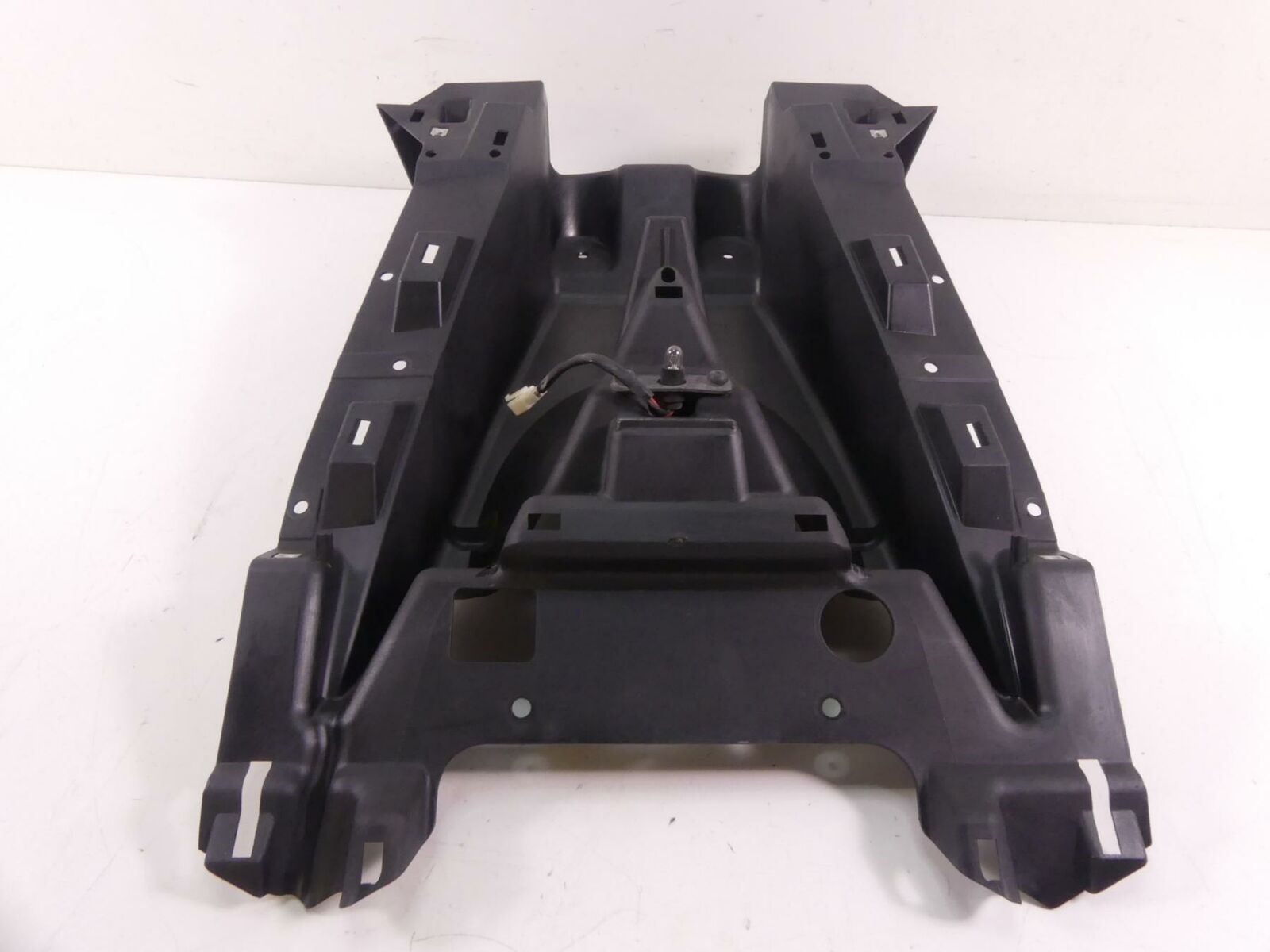 2010 Victory Vision Tour Rear Inner Fender Cover Fairing Panel 5437132 {{ shop.shopifyCountryName }} - Mototech271