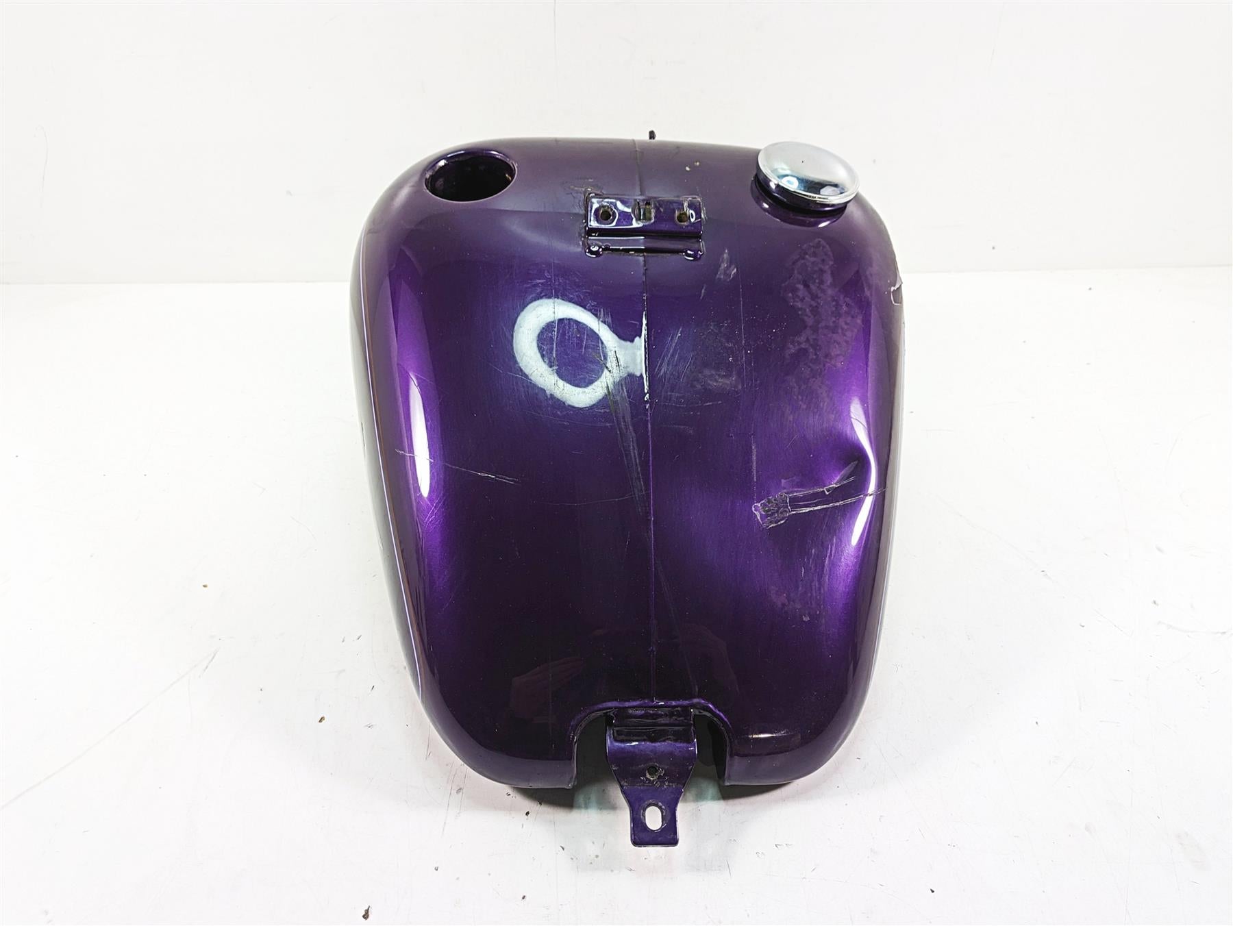 2000 Harley FXSTS Softail Springer Fuel Gas Petrol Tank - Dented 62180-00D {{ shop.shopifyCountryName }} - Mototech271