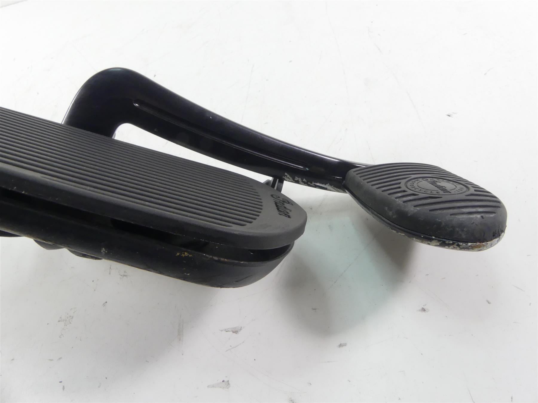2016 Indian Chief Dark Horse Front Right Floor Board & Brake Pedal 5138848 {{ shop.shopifyCountryName }} - Mototech271