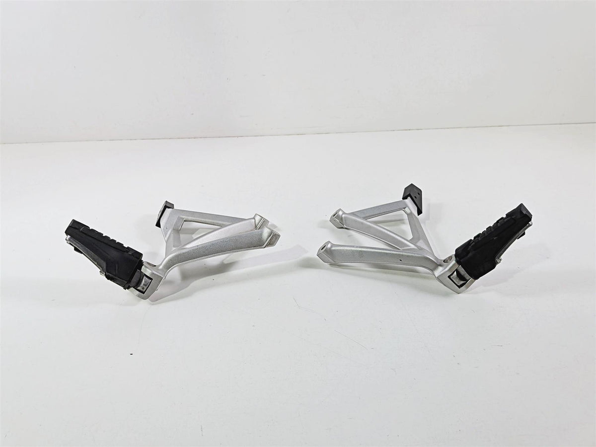 2019 BMW R1250GS K50 Rear Passenger Foot Peg Rest Set -Read 46718556264 46718556265 {{ shop.shopifyCountryName }} - Mototech271