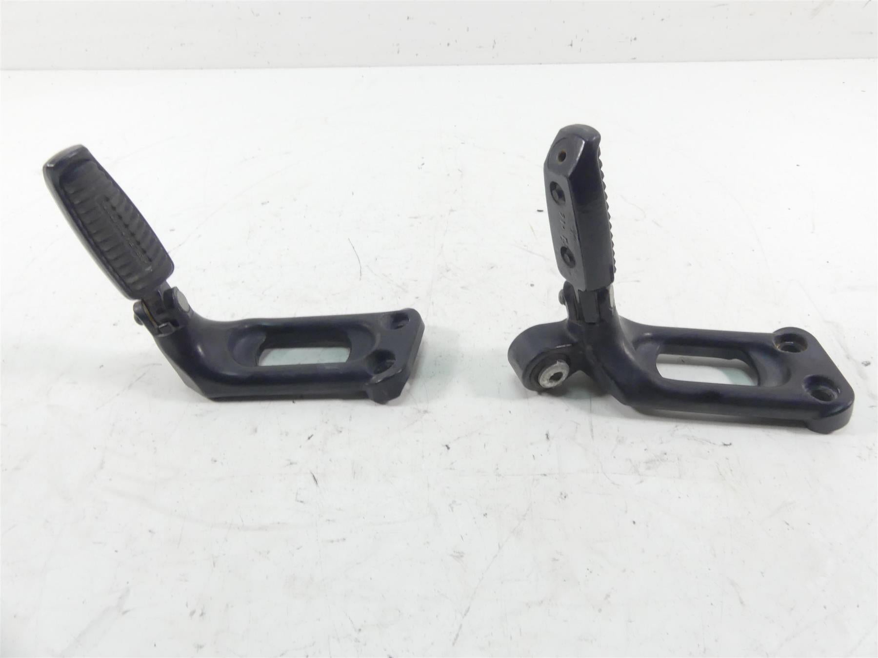 2013 Harley VRSCDX Night Rod Special Rear Passenger Footpegs 51723-07 51722-07 {{ shop.shopifyCountryName }} - Mototech271