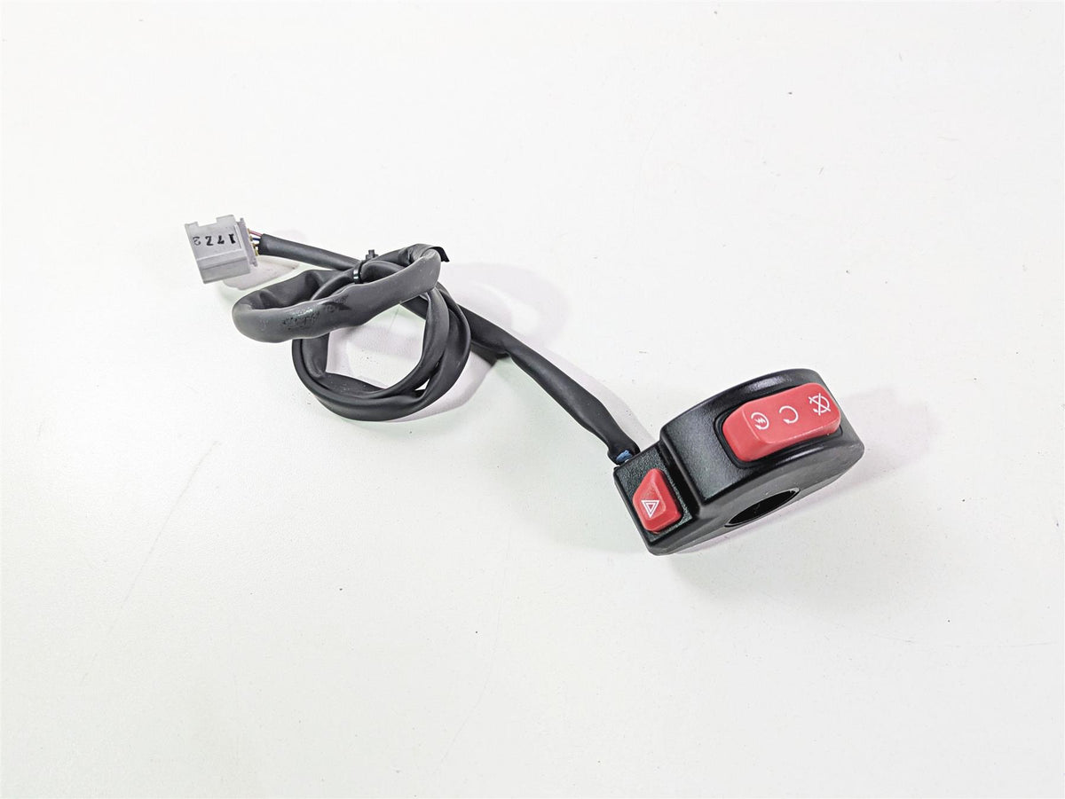 2024 Triumph Street Triple 765 R Right Hand Start Stop Control Switch T2043559 {{ shop.shopifyCountryName }} - Mototech271