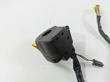 2006 Suzuki GSXR1000 K6 Left Hand Turn Signal Control Switch 37400-29G10 {{ shop.shopifyCountryName }} - Mototech271