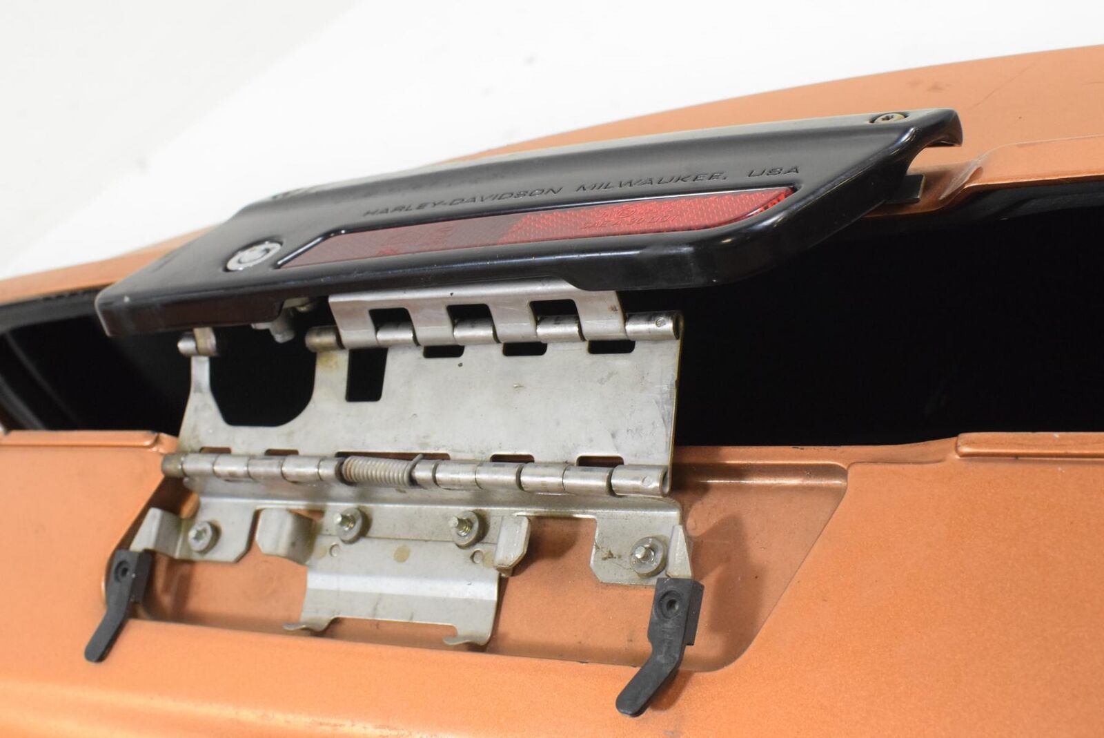 08 Harley Touring FLHTCU Electra Glide UC Right Saddlebag Saddle Bag 90752-93 {{ shop.shopifyCountryName }} - Mototech271