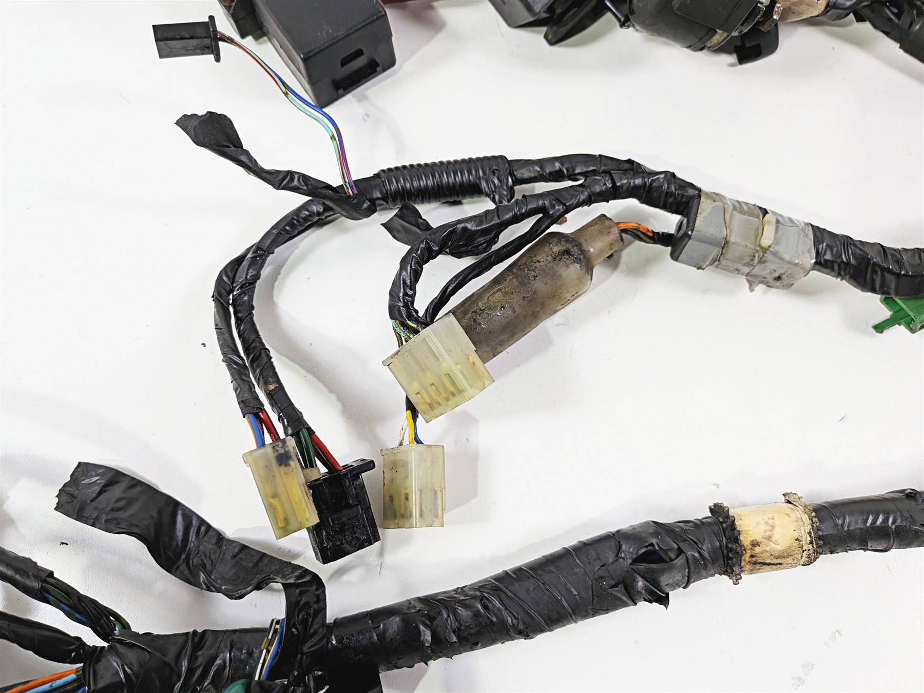 1995 Honda VT600 CD Shadow Deluxe Wiring Harness Loom - No Cuts 32100-MZ8-000 {{ shop.shopifyCountryName }} - Mototech271