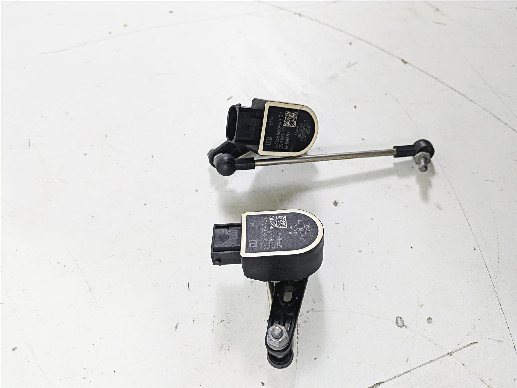 2015 BMW R1200GS Adv K51 Front & Rear Leveling Sensor 37146860843 37146870000 {{ shop.shopifyCountryName }} - Mototech271