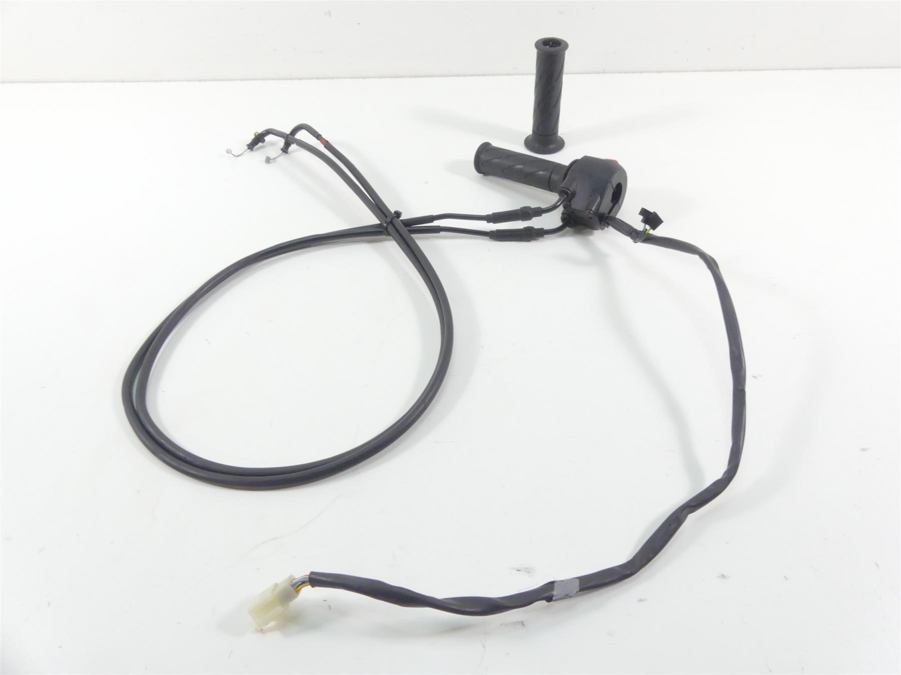 2016 Moto Guzzi V7 II Special 750 Right Hand Control Switch Set - Read B063135 {{ shop.shopifyCountryName }} - Mototech271
