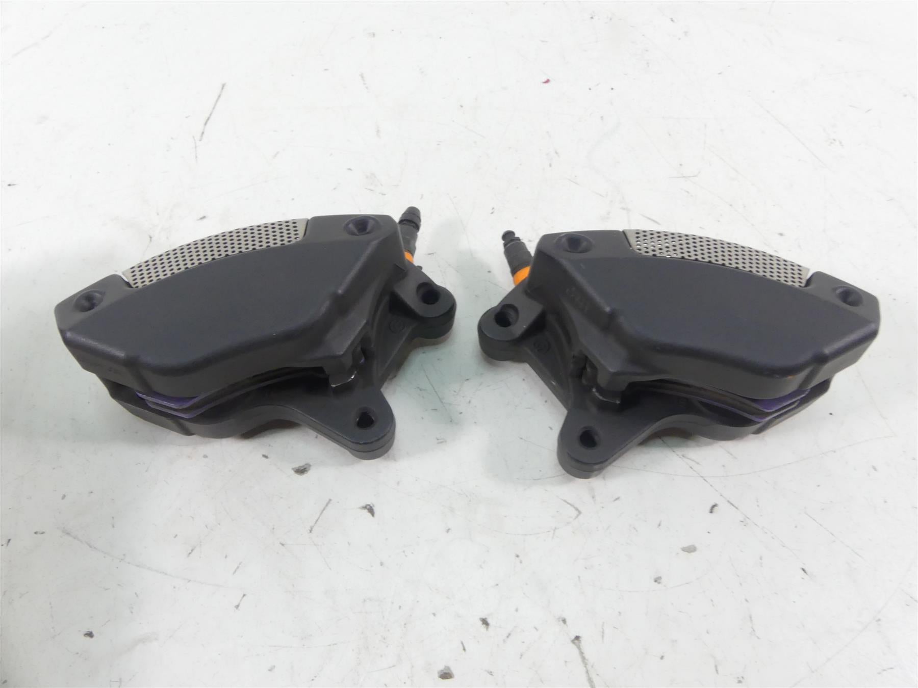 2013 Harley Touring FLHX Street Glide Front Brake Caliper Set 43027-08 44023-08 {{ shop.shopifyCountryName }} - Mototech271