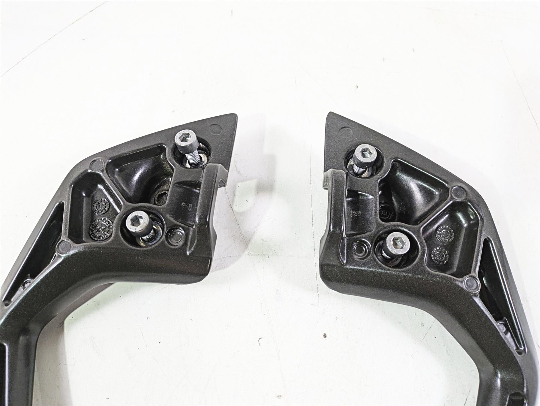 2023 BMW G310R K03 Rear Passenger Grab Handle Set 46541542581 46541542582 {{ shop.shopifyCountryName }} - Mototech271