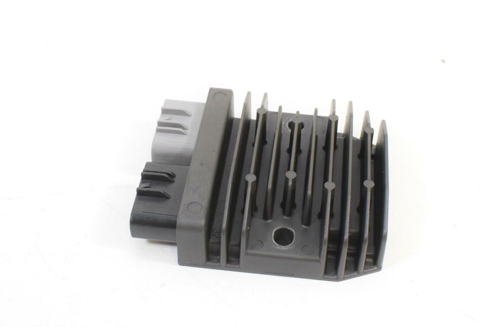 2014 Yamaha XT1200 ES Super Tenere Rectifier Voltage Regulator 1D7-81960-01-00 {{ shop.shopifyCountryName }} - Mototech271