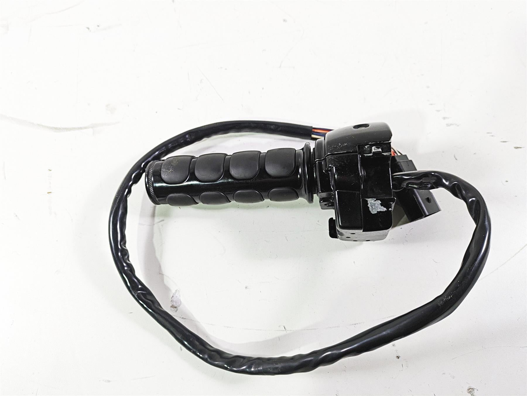 2008 Harley Touring FLHTCU E-Glide 105TH Right Control Switch Cruise 71684-06A {{ shop.shopifyCountryName }} - Mototech271